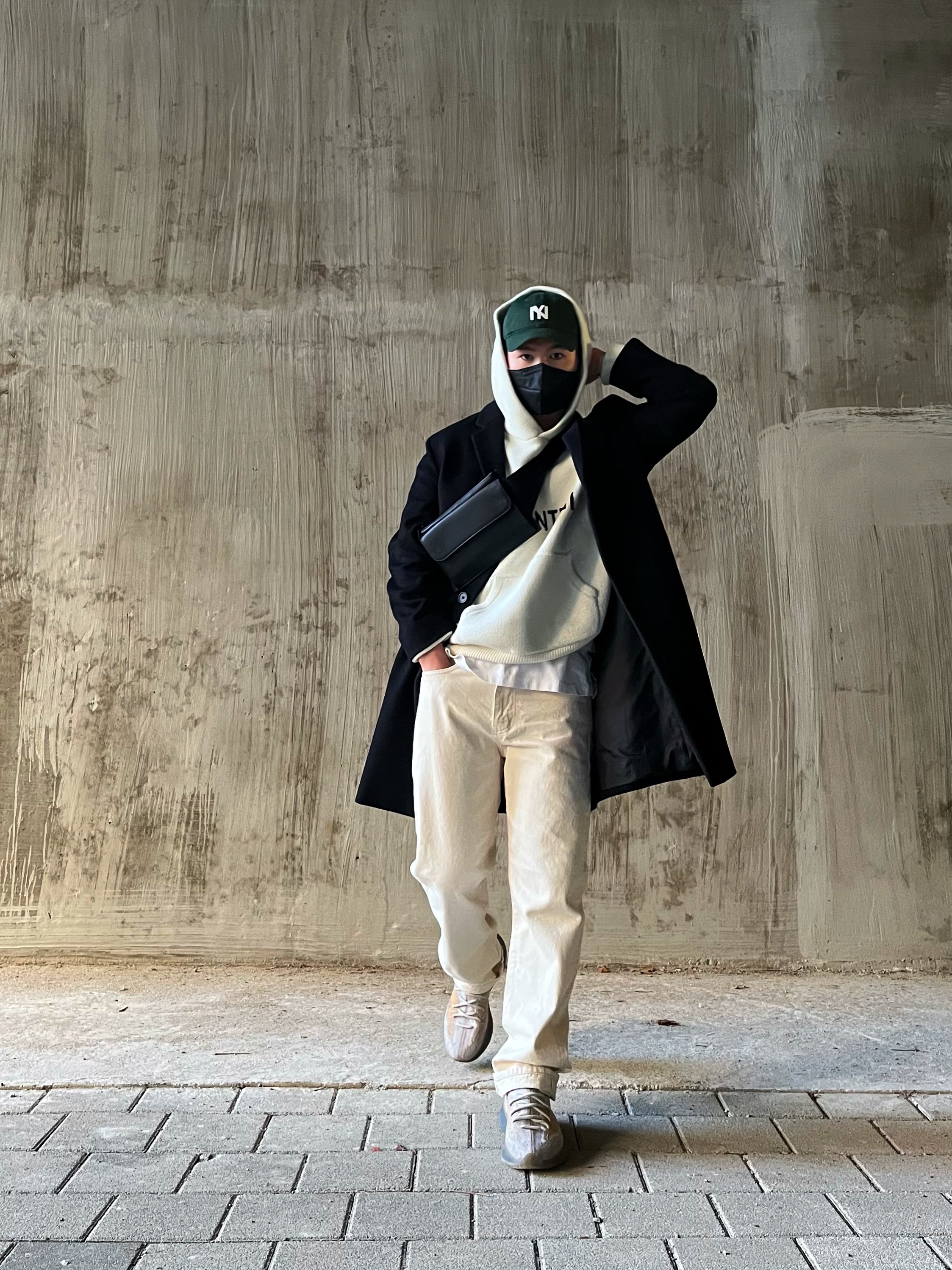 Essentials Knit Hoodie Cream - 20FW, Adidas Yeezy Boost 380 Pepper - Non-Reflective 착용 스타일