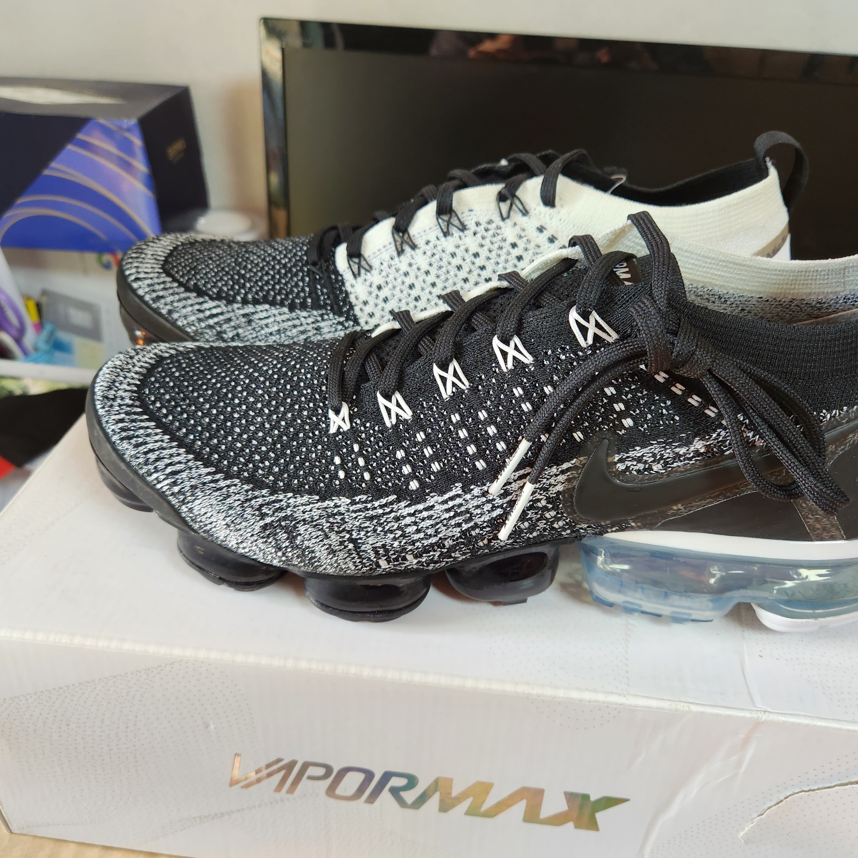 Nike Air VaporMax Flyknit 2 Orca 착용 스타일