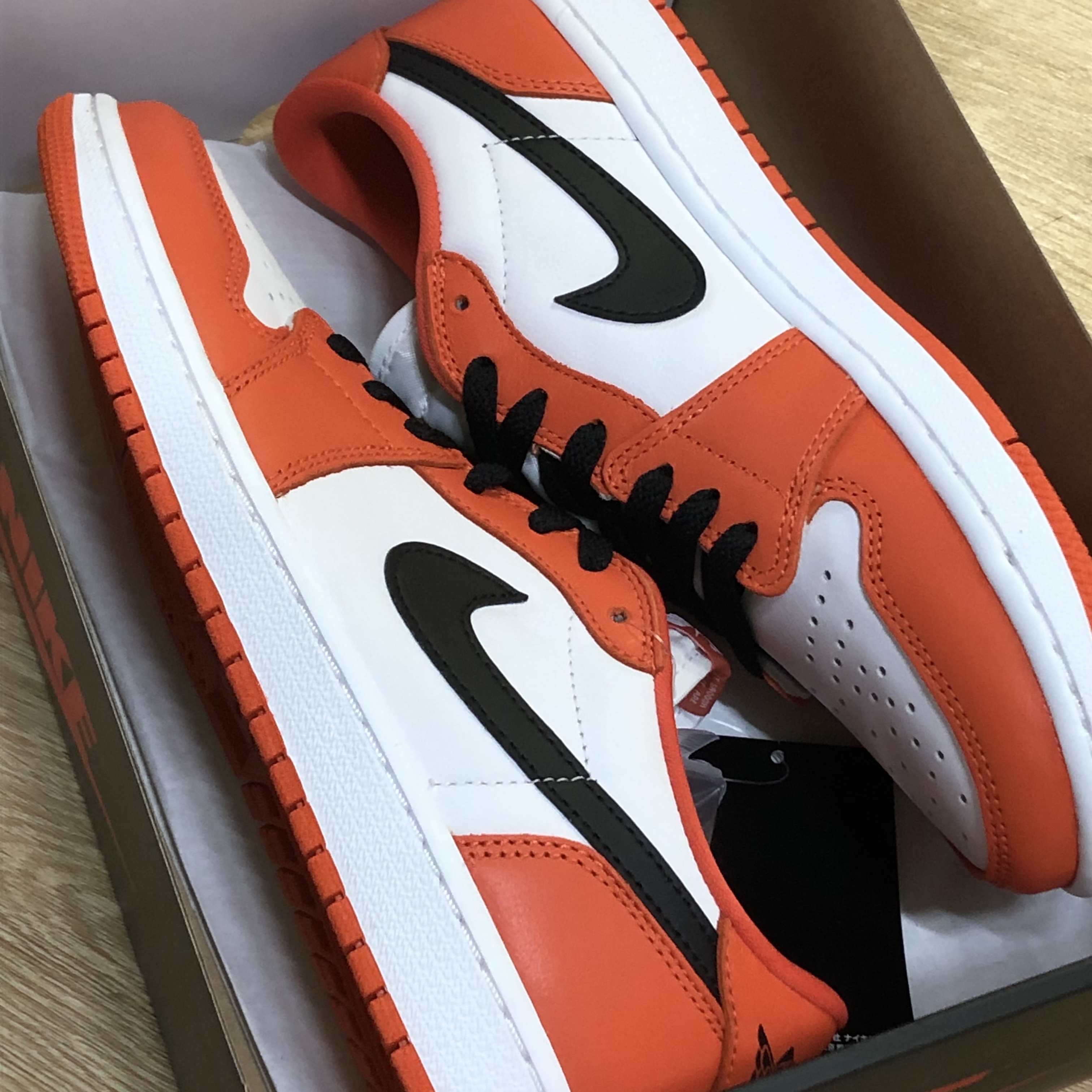 Jordan 1 Low OG Starfish 착용 스타일