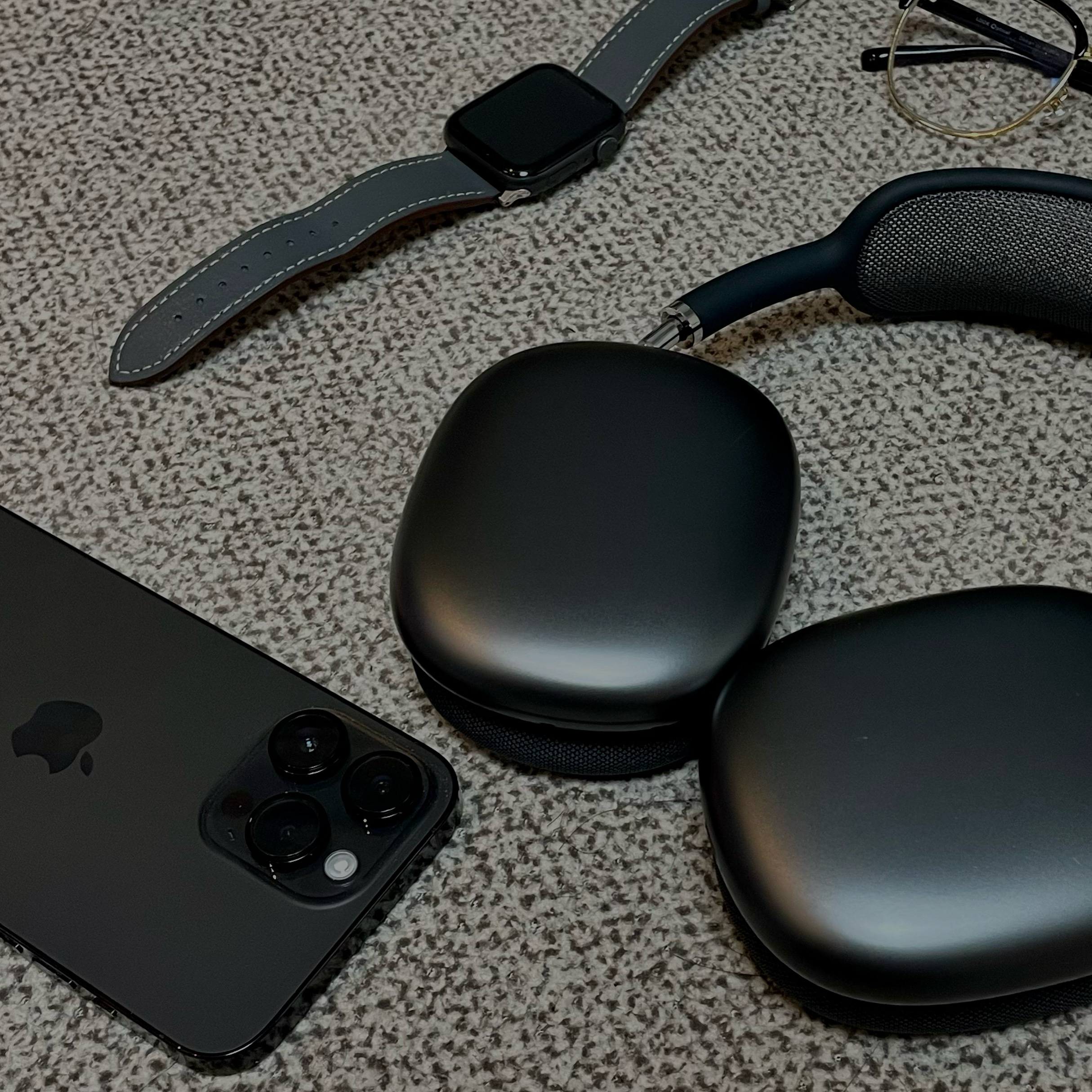 Apple AirPods Max Lightning Space Gray (Korean Ver.) 착용 스타일