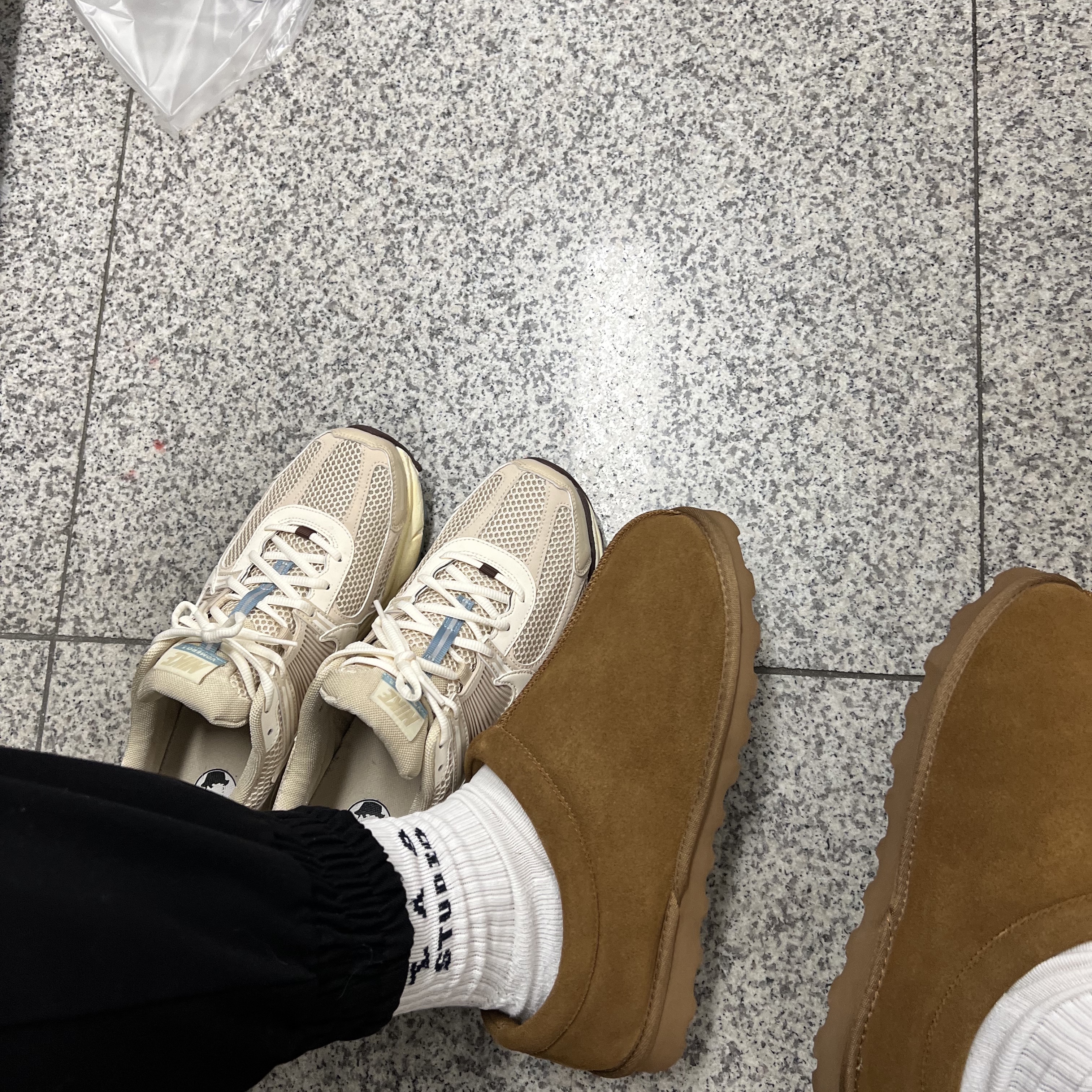 IAB Studio Lime Black White Socks (3 Pack) 착용 스타일 - 2