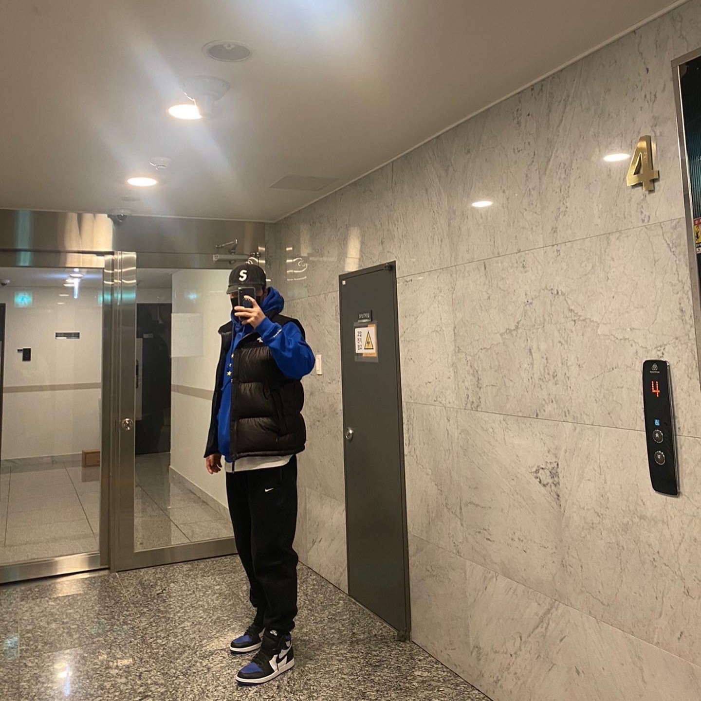 Souvenir Official Eunify Classic Hoodie Blue 2022, Jordan 1 Retro High OG Royal Toe 착용 스타일