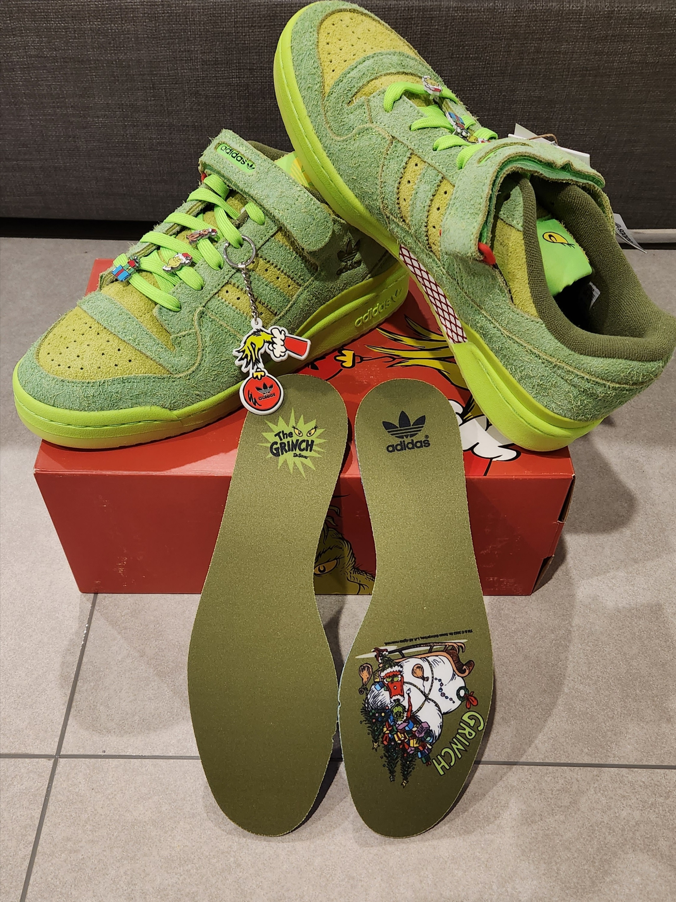 Adidas x The Grinch Forum Low Green 착용 스타일 - 3