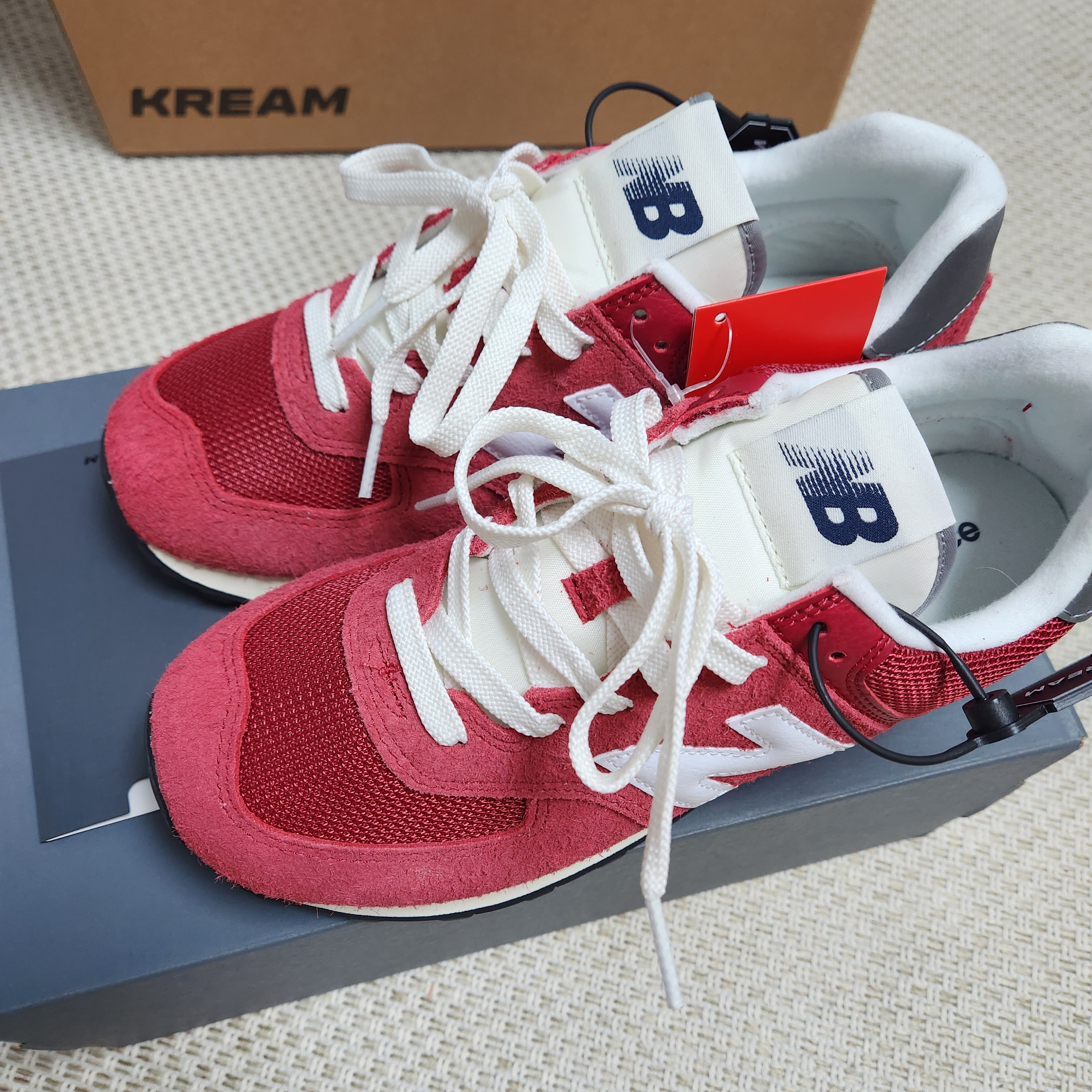 New Balance 574 Heritage Orange Burst White 착용 스타일 - 1