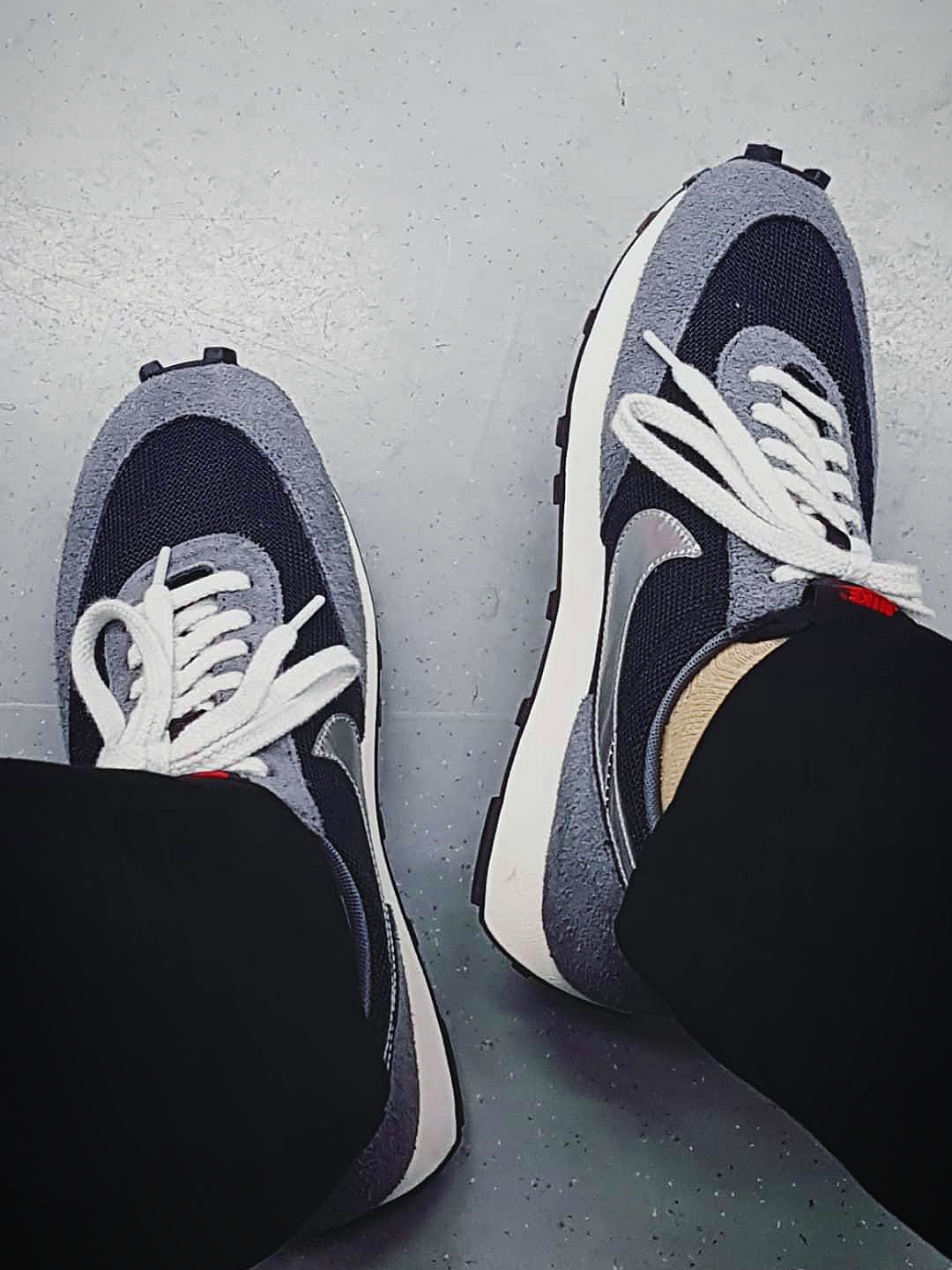 Nike Daybreak SP Black Metallic Silver 착용 스타일