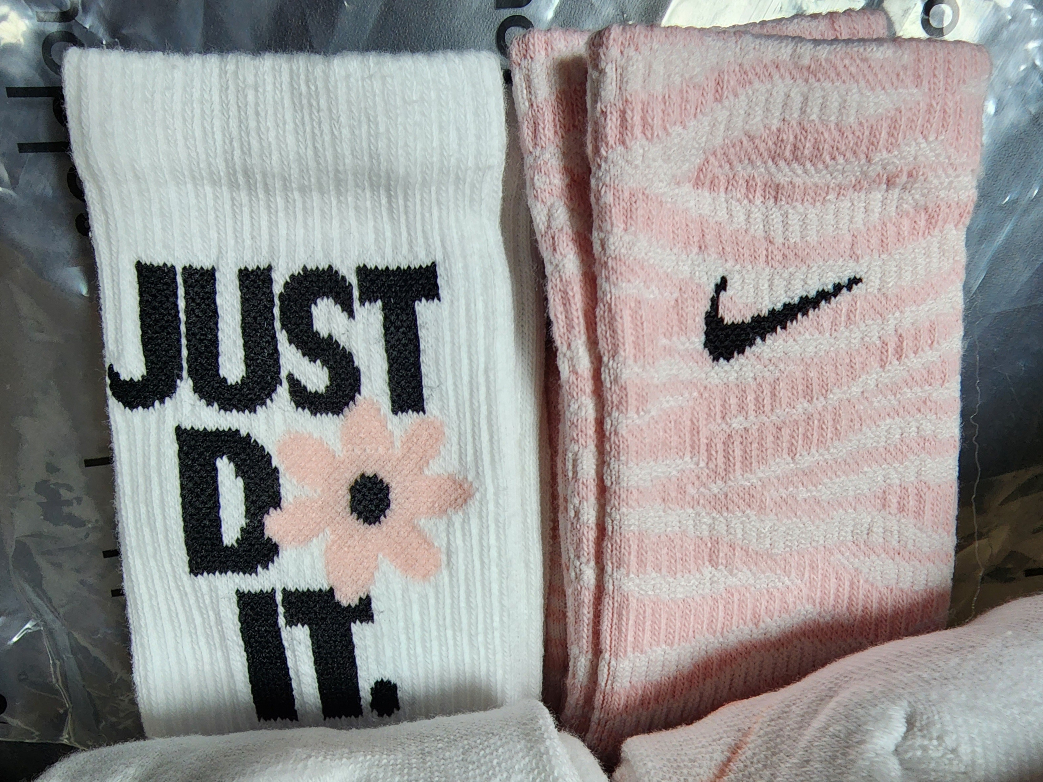 (Kids) Nike Everyday Plus Socks Pink White (6 Pack/Korean Ver.) 착용 스타일 - 4