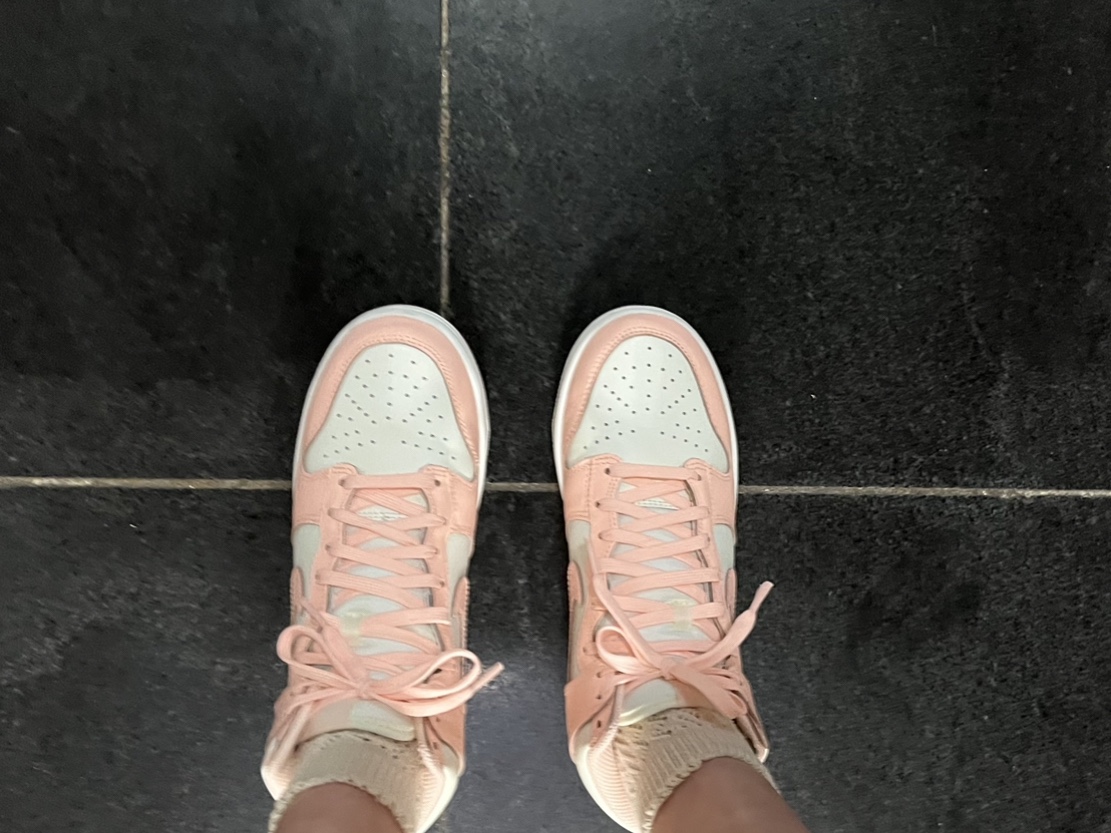 (W) Nike Dunk High Crimson Tint 착용 스타일
