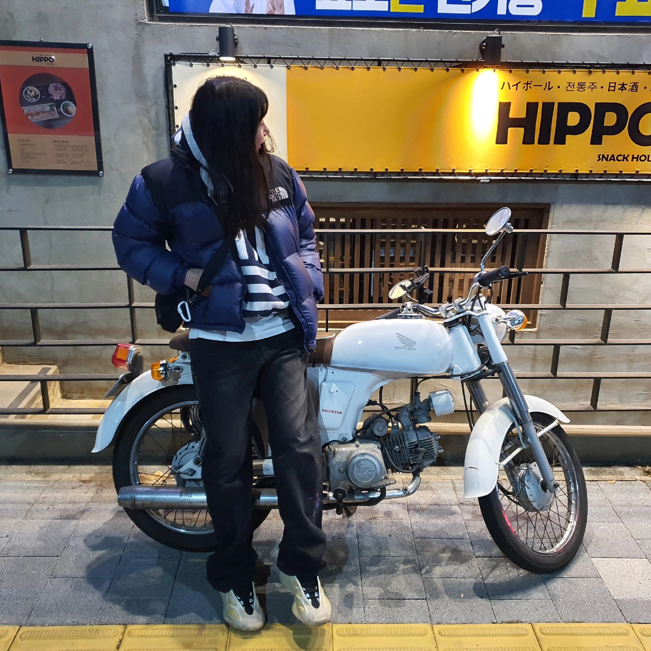 The North Face 1996 Eco Nuptse Jacket Navy, Porter Tanker Shoulder Bag Black 착용 스타일 - 1