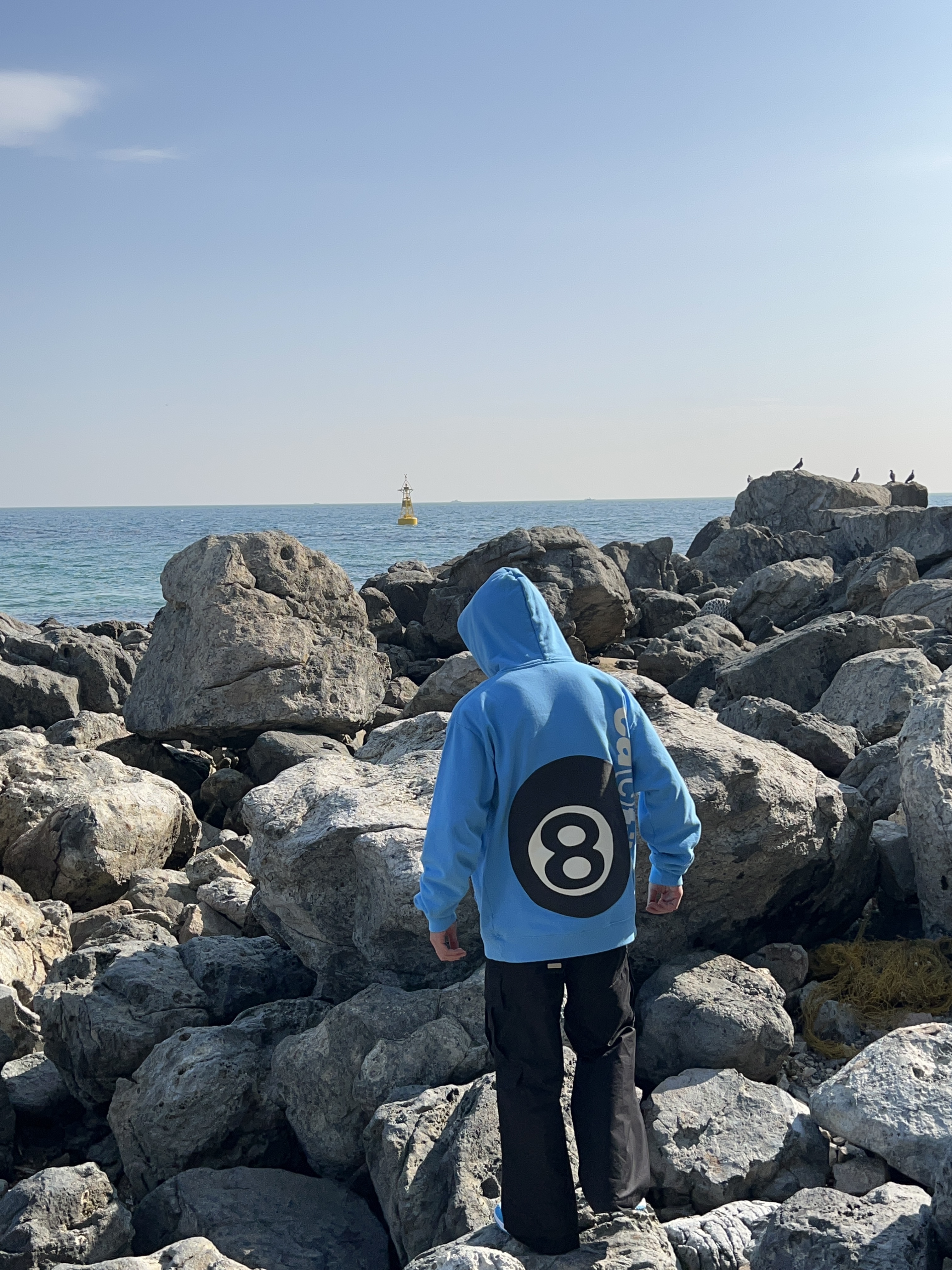 Stussy x Cactus Plant Flea Market 8 Ball Pigment Dyed Hoodie Blue, Stussy Basic Cuff Beanie Black 착용 스타일 - 1