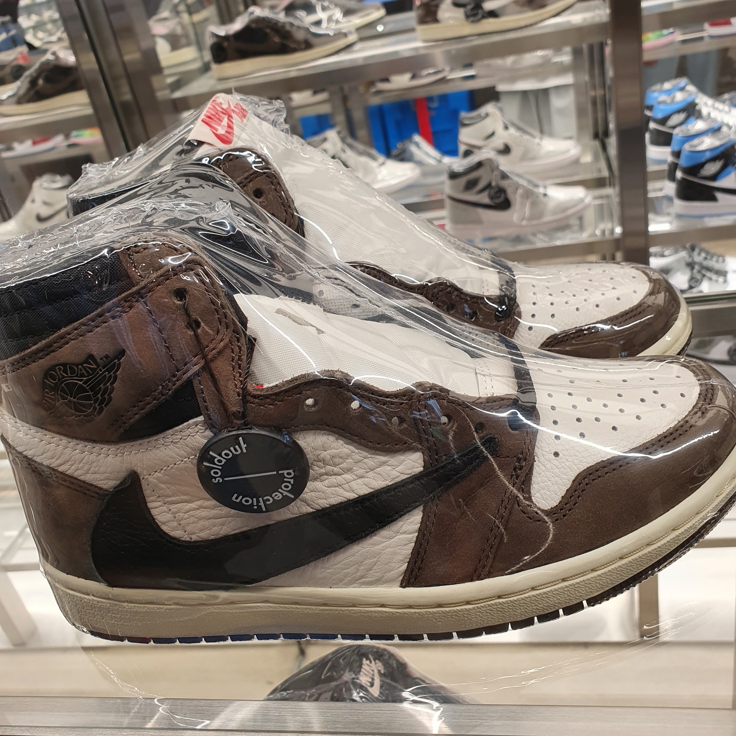Jordan 1 x Travis Scott Retro High OG SP Mocha 착용 스타일