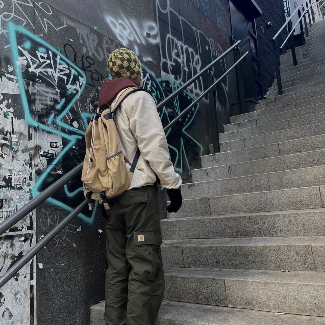 Stussy Crochet Checker Beanie Olive 착용 스타일 - 2