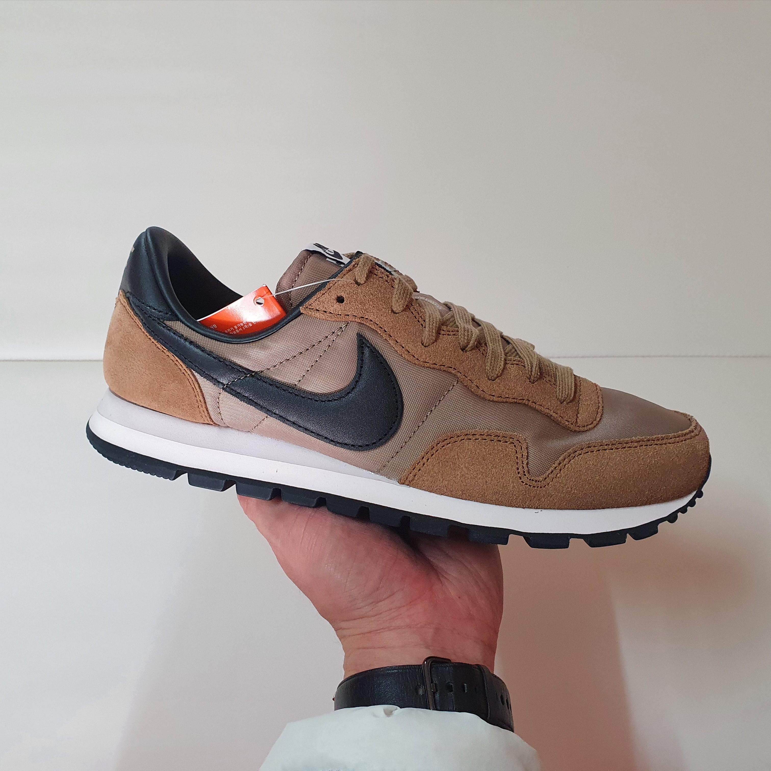 Nike Air Pegasus 83 PRM Khaki 착용 스타일