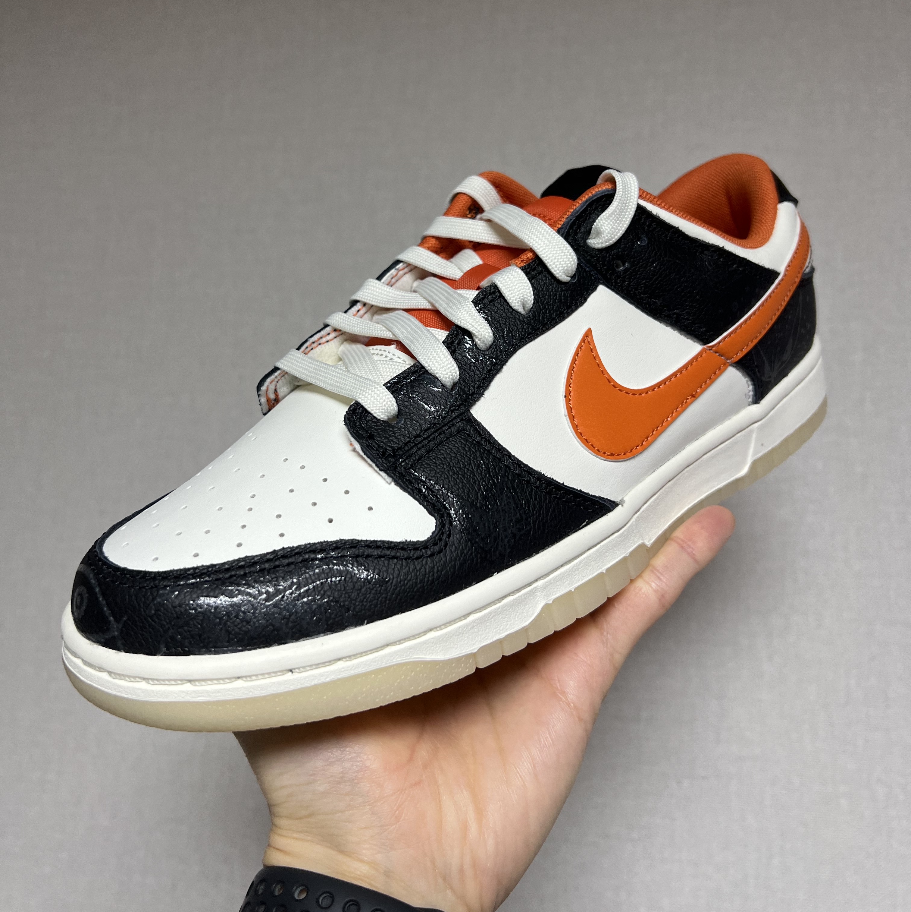 Nike Dunk Low Retro PRM Halloween 착용 스타일 - 1