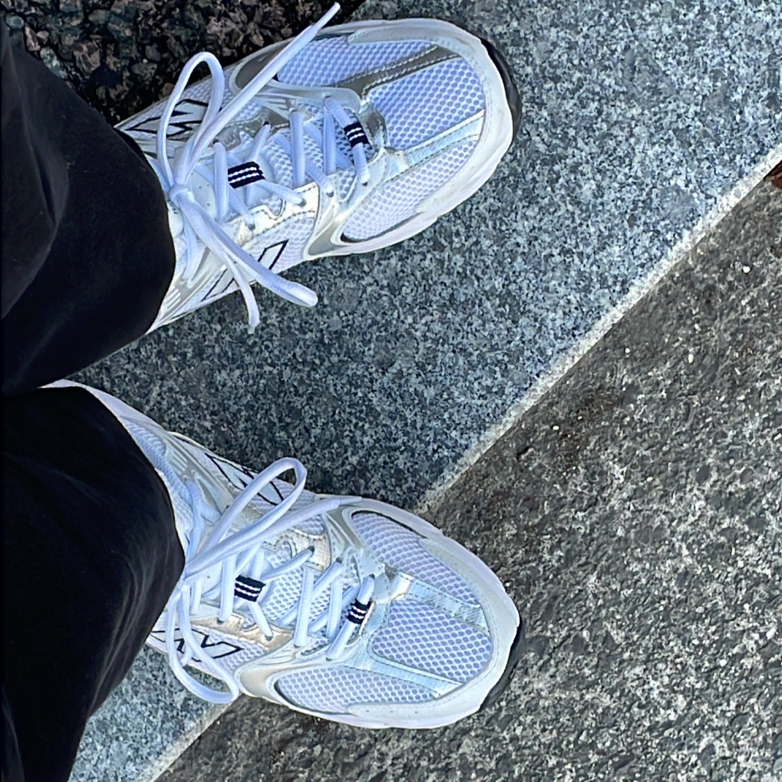 New Balance 530 White 착용 스타일 - 2