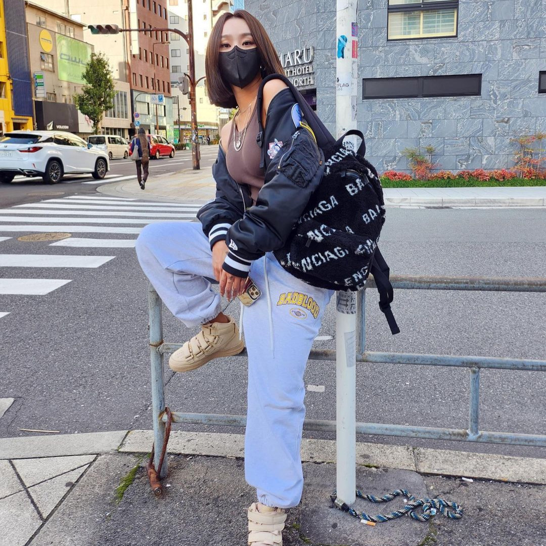Nike x Billie Eilish Air Force 1 High '07 SP Mushroom 착용 스타일 - 2