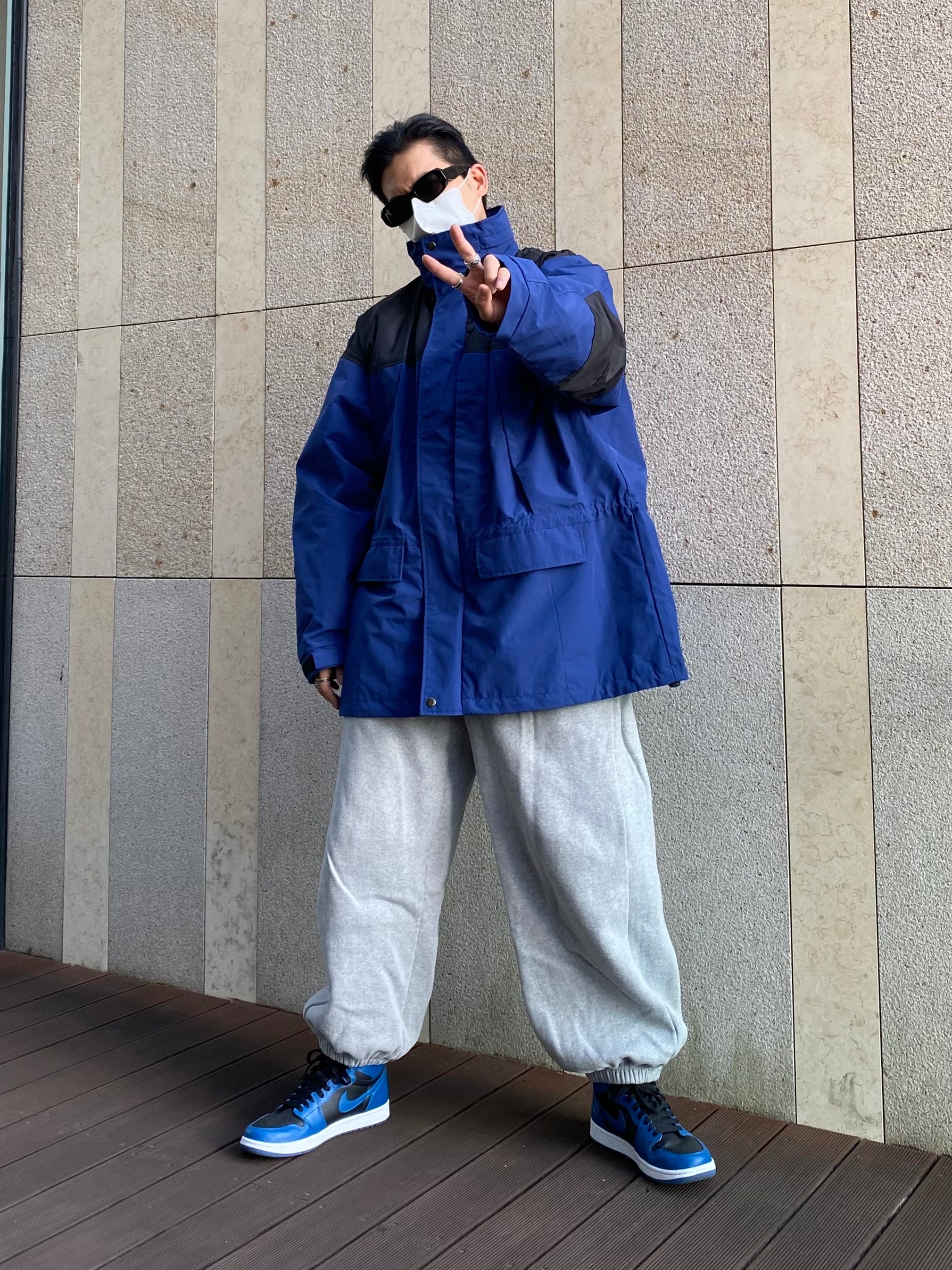 Jordan 1 Retro High OG Dark Marina Blue 착용 스타일 - 3