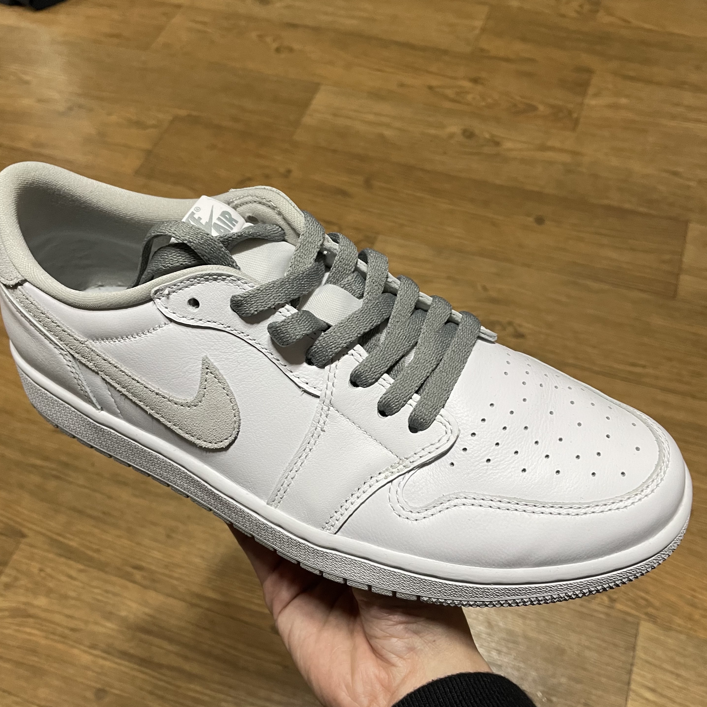 (W) Jordan 1 Low OG Neutral Grey 착용 스타일