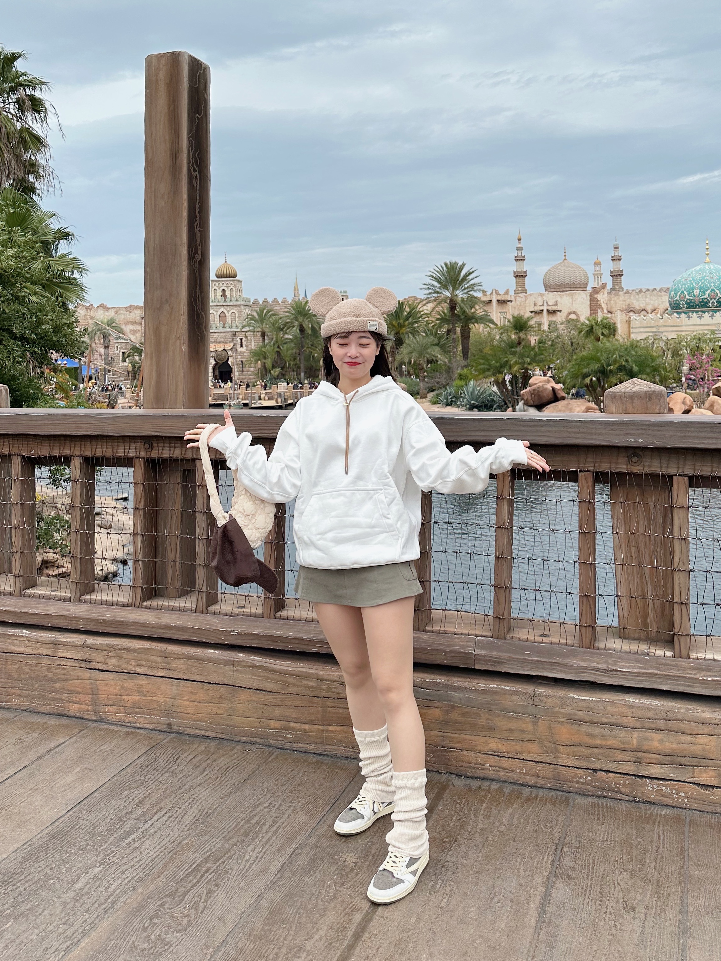 Nike x Jacquemus NRG Fleece Hoodie Sail - Asia, Jordan 1 x Travis Scott Retro Low OG SP Sail and Ridgerock 착용 스타일 - 2