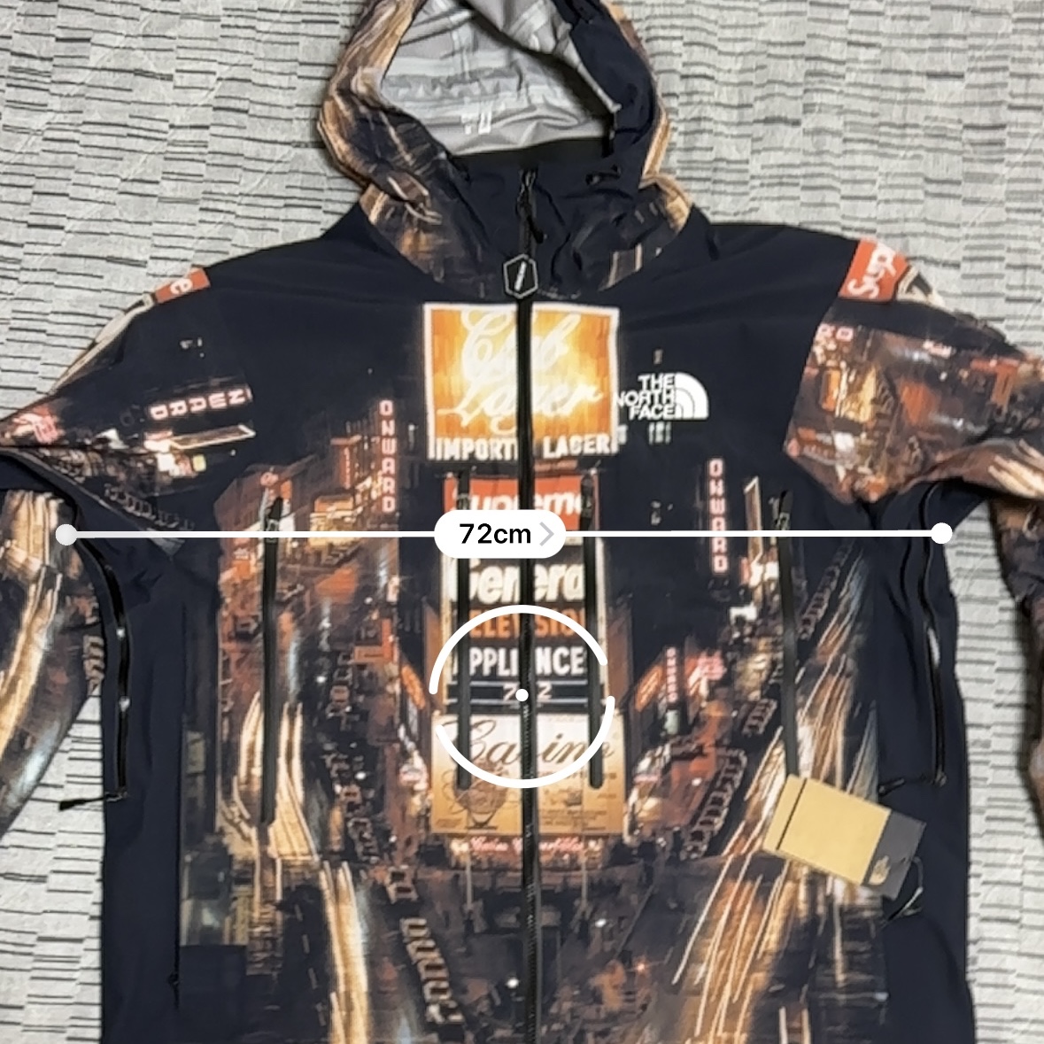 Supreme x The North Face Taped Seam Shell Jacket Times Square - 22FW 착용 스타일 - 4