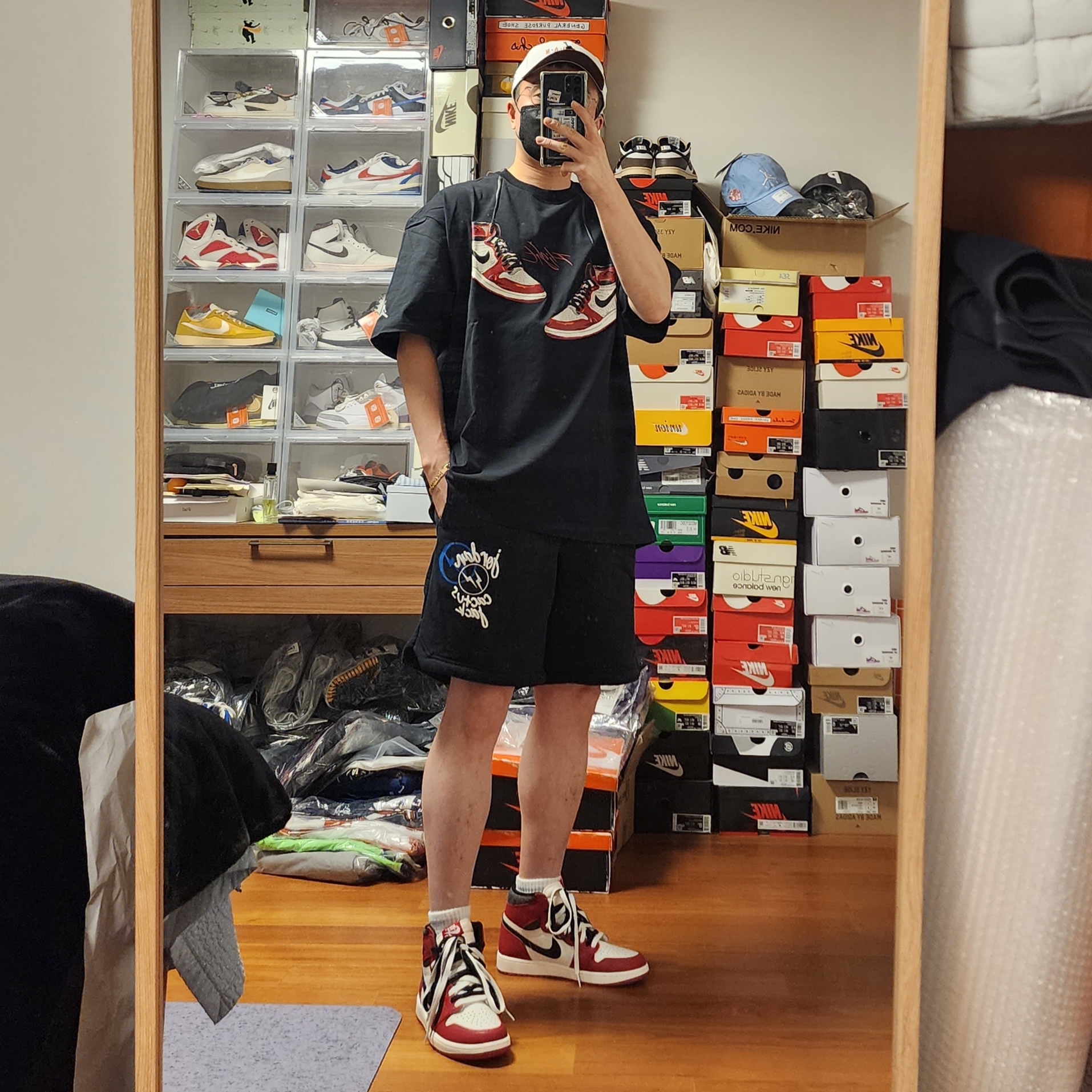 Jordan x Eastside Golf L91 Cap White, Jordan x Travis Scott x Fragment Shorts Black (DJ0617-010) 착용 스타일 - 1