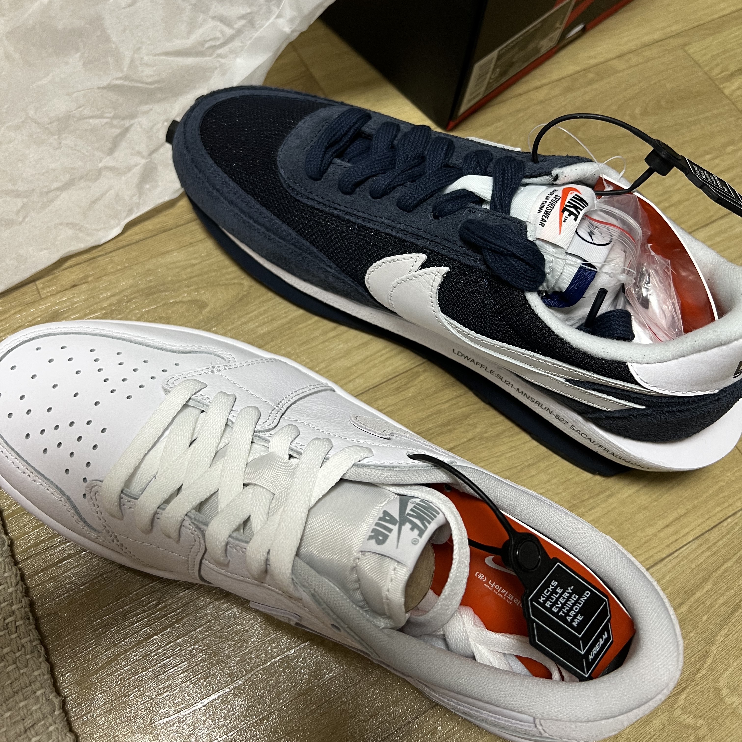 Jordan 1 Low OG Neutral Grey, Nike x Sacai x Fragment LDWaffle Blackened Blue 착용 스타일