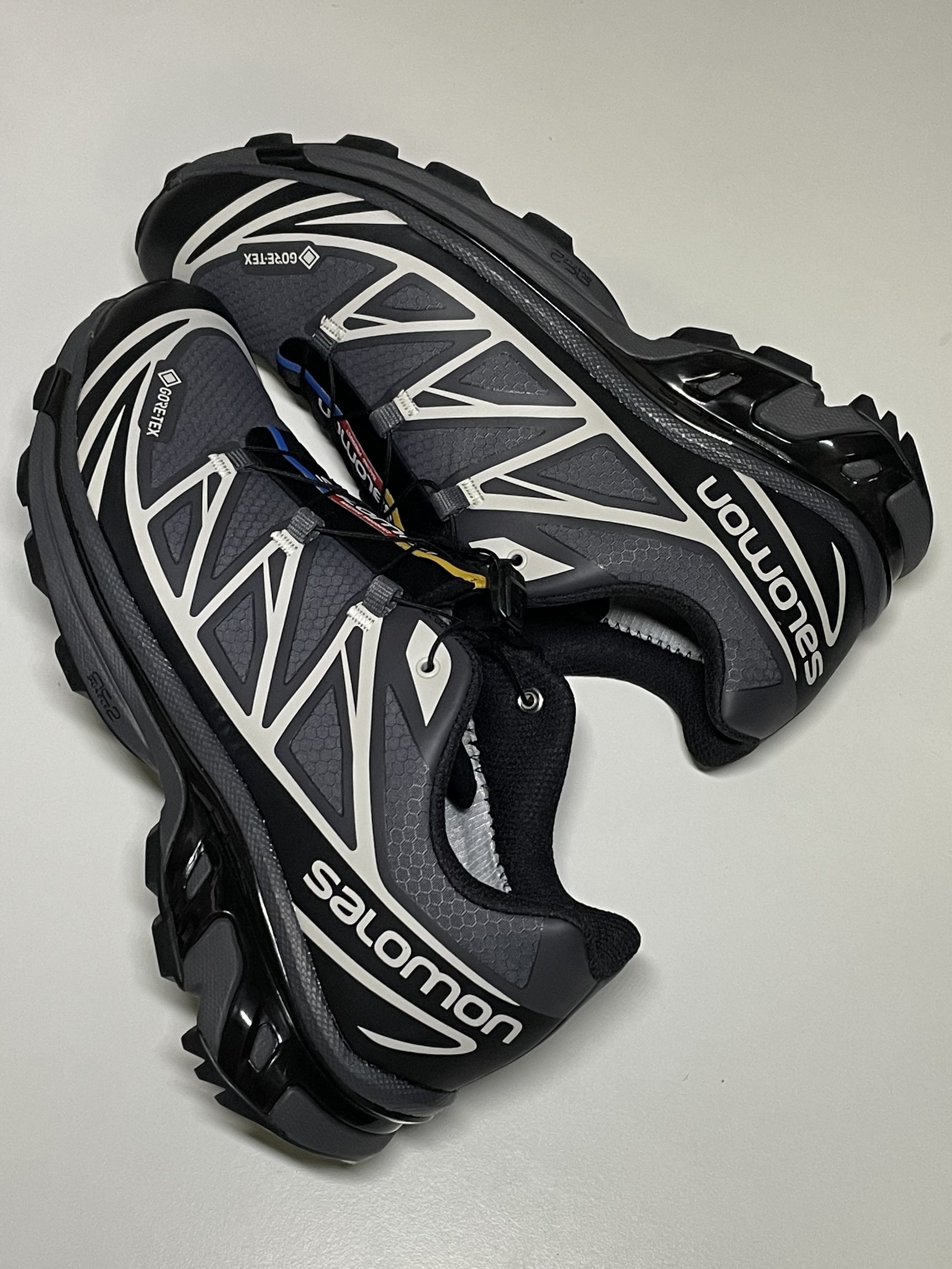 Salomon XT-6 Gore-Tex Black Ebony 착용 스타일 - 1
