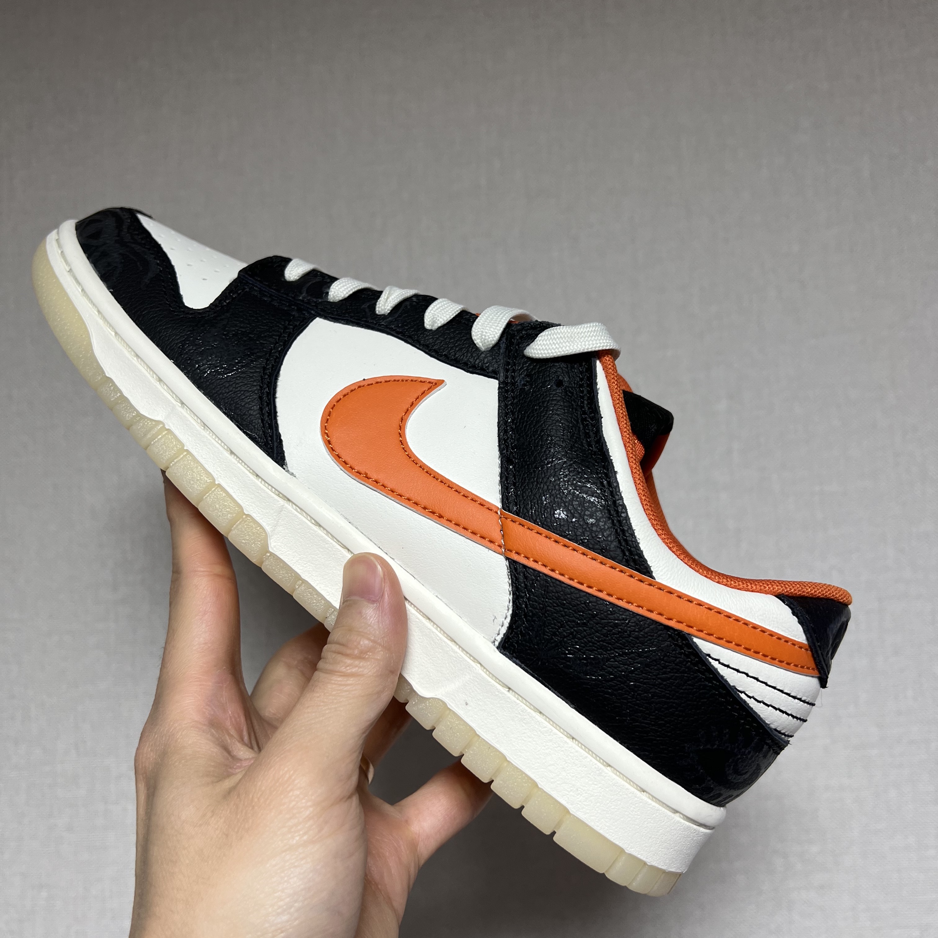 Nike Dunk Low Retro PRM Halloween 착용 스타일 - 2