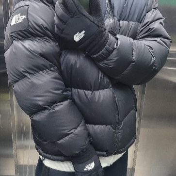The North Face 1992 Nuptse Jacket Black 착용 스타일