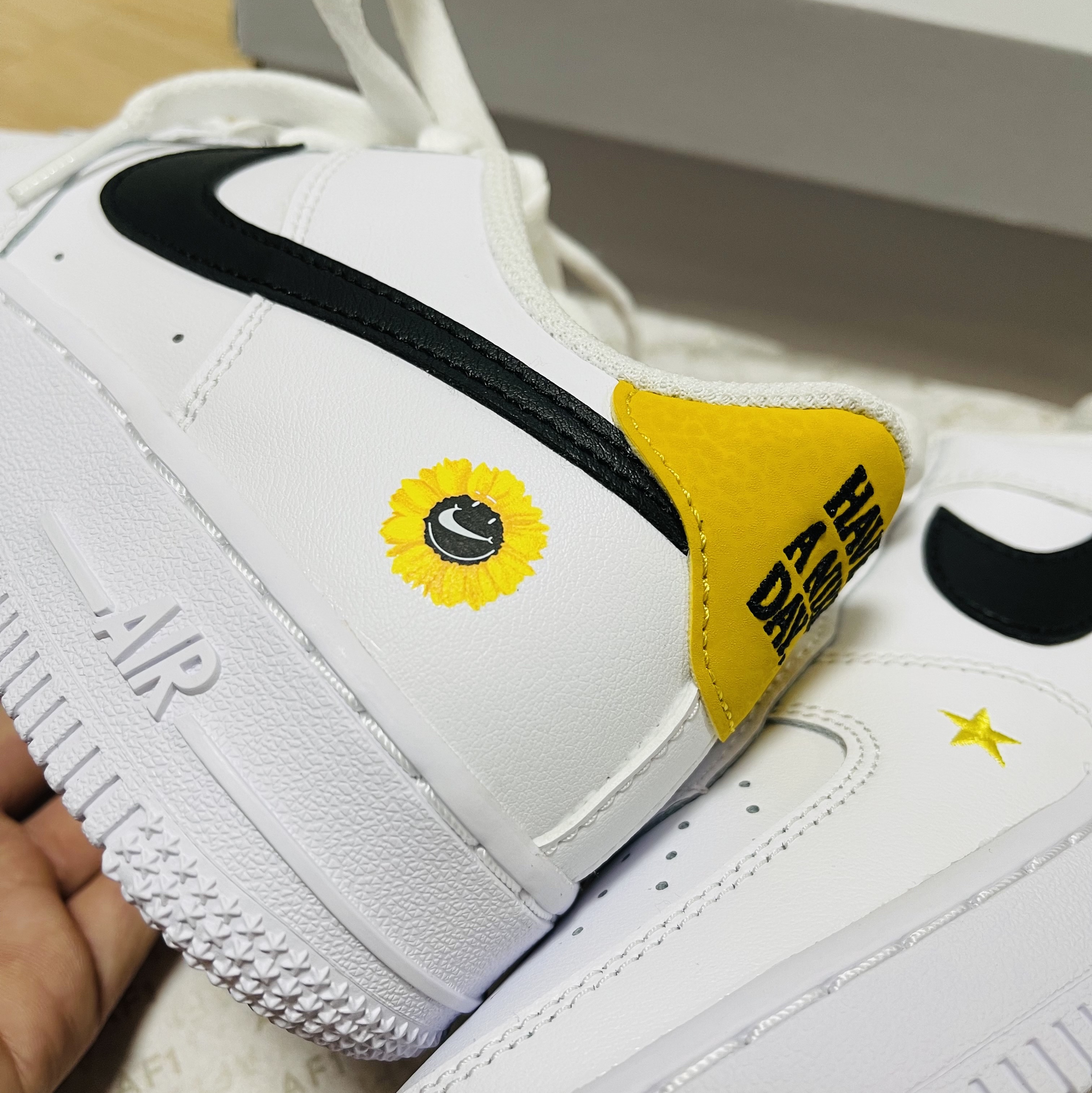 (GS) Nike Air Force 1 LV8 Have a Nike Day 착용 스타일 - 2