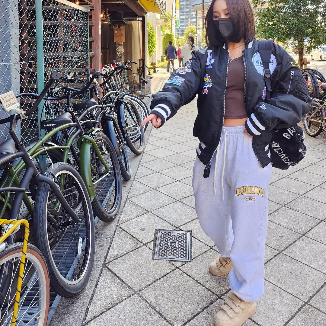 Nike x Billie Eilish Air Force 1 High '07 SP Mushroom 착용 스타일 - 4