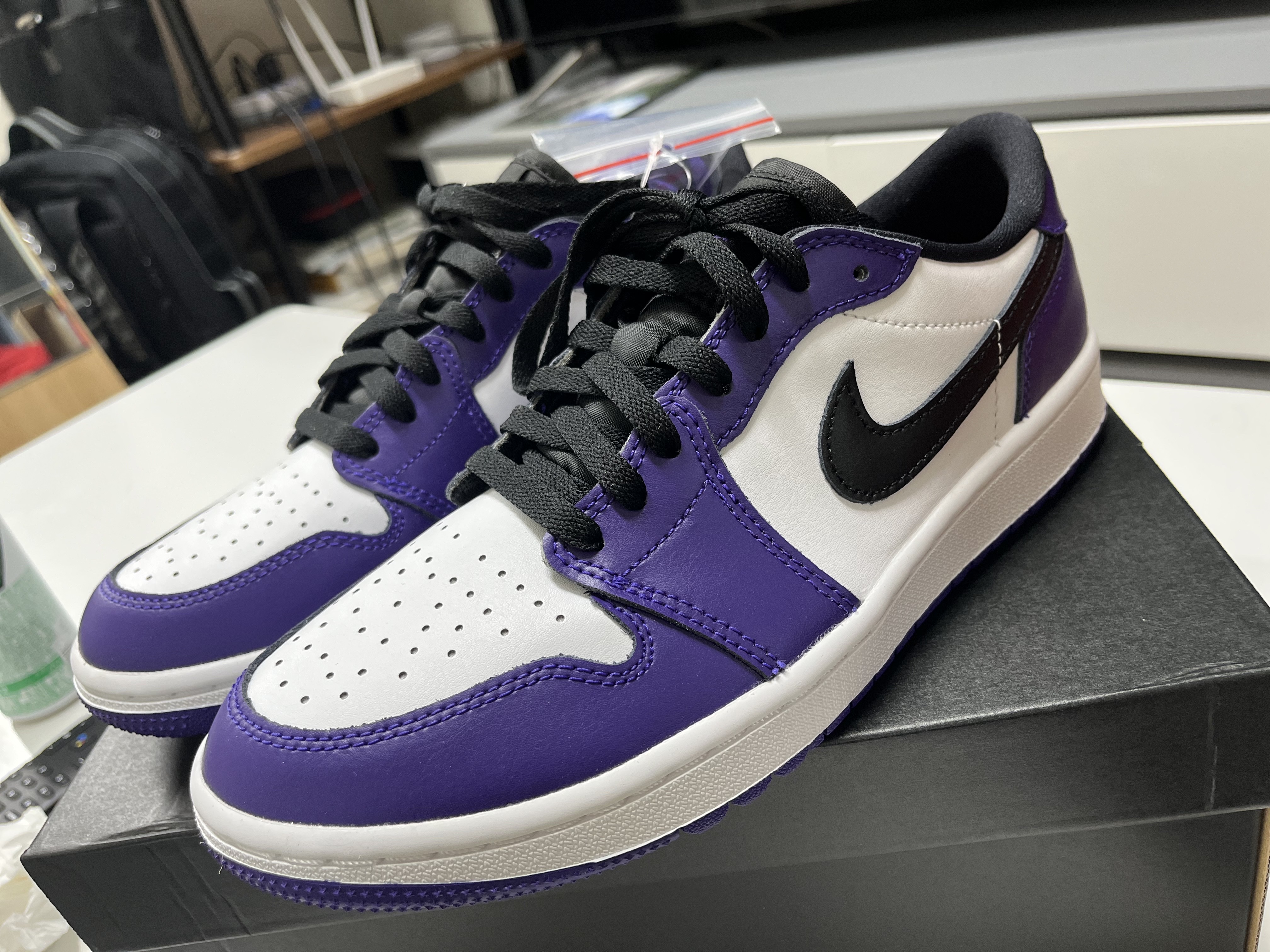 Jordan 1 Low Golf Court Purple, Nike Air Max 95 Grape Snakeskin 착용 스타일 - 3