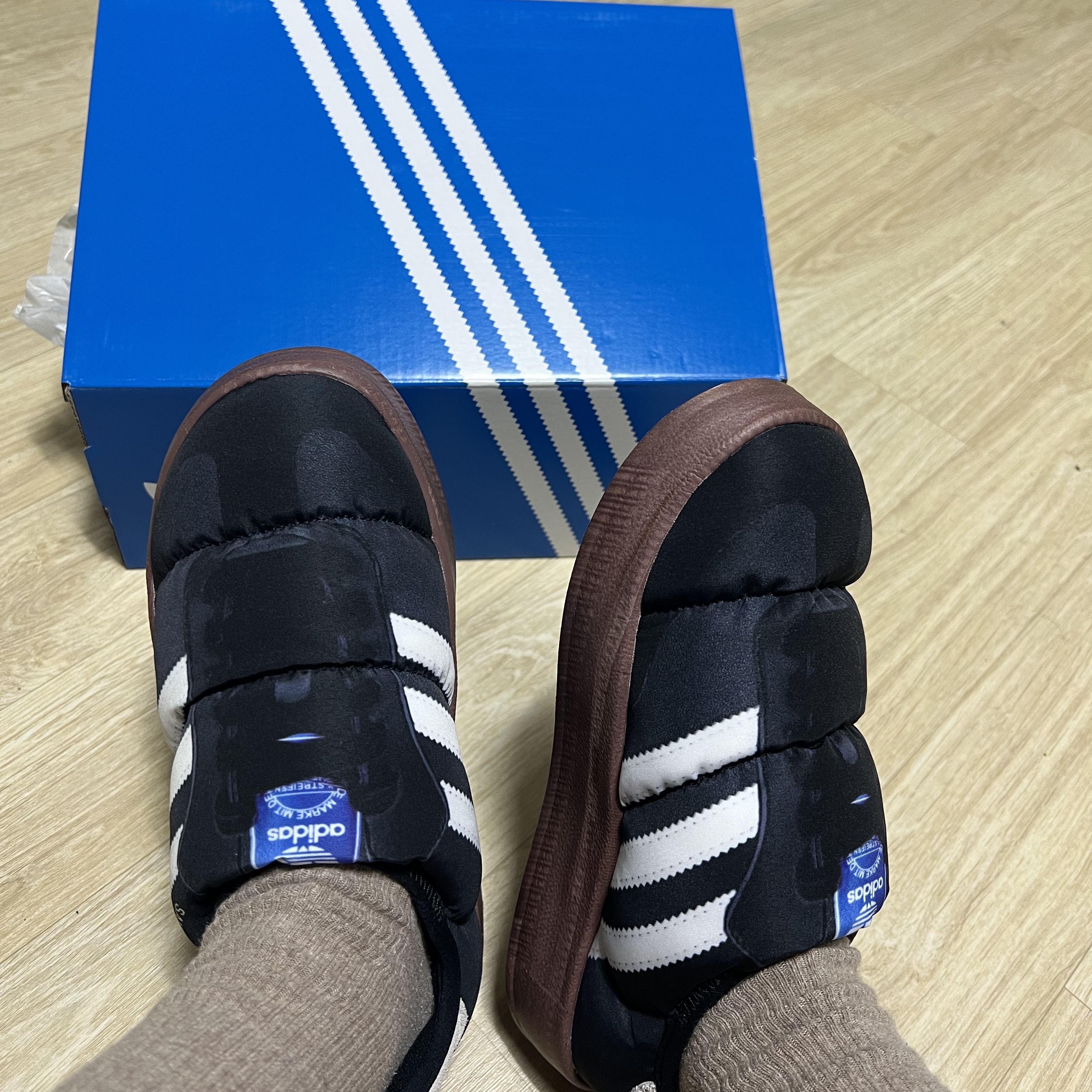 Adidas Puffylette Samba Core Black 착용 스타일 - 1
