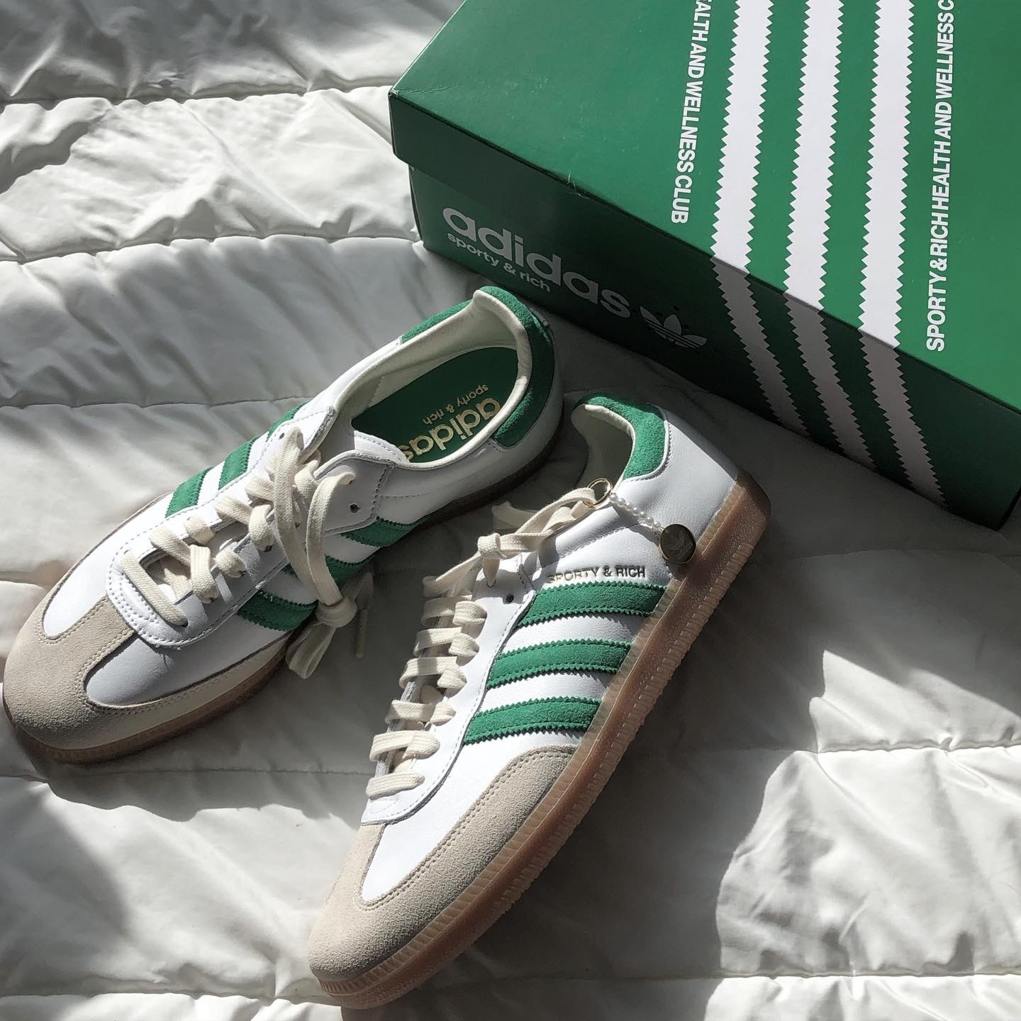 Adidas x Sporty & Rich Samba OG Cloud White Green 착용 스타일 - 2