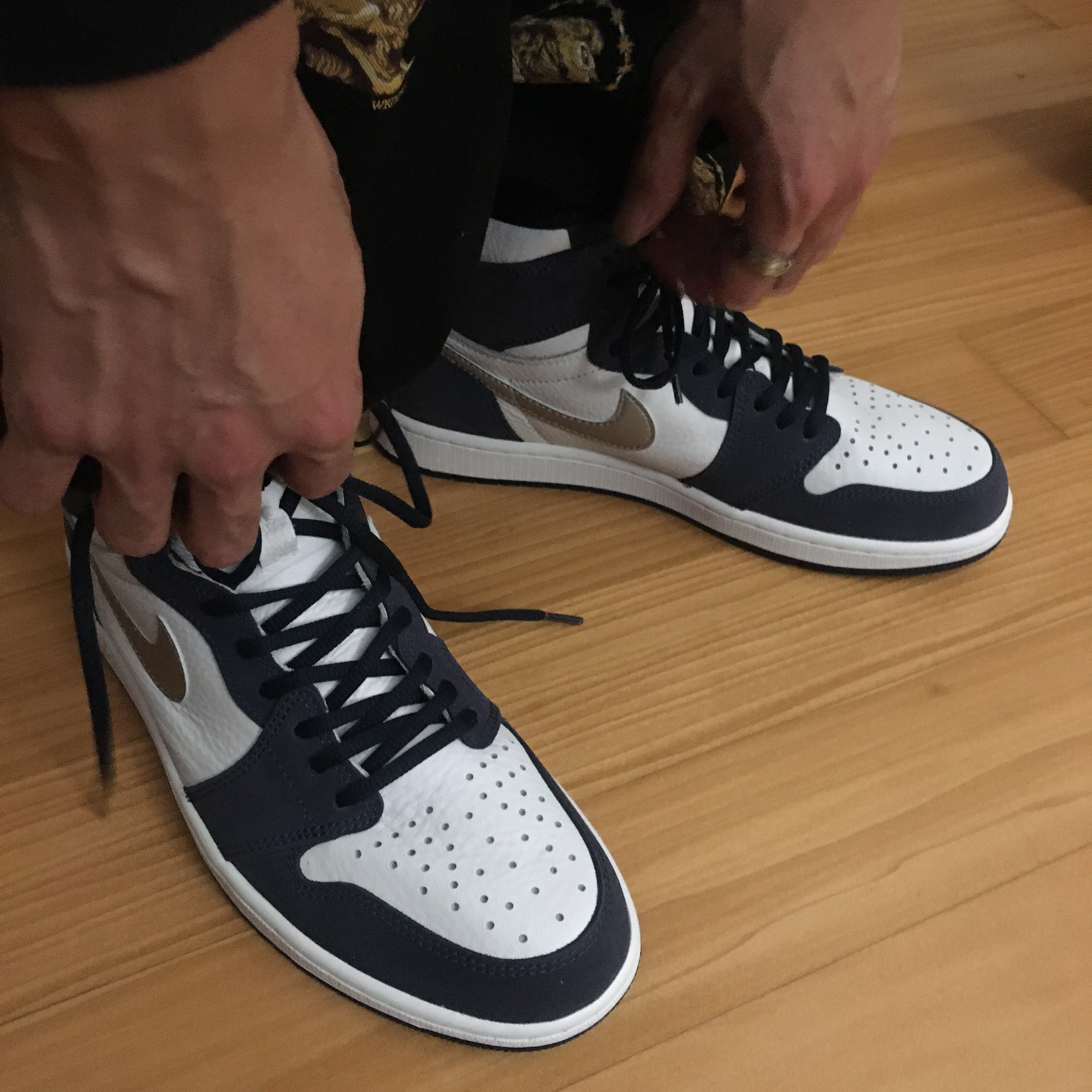 Jordan 1 Retro High OG CO.JP Midnight Navy 착용 스타일 - 1