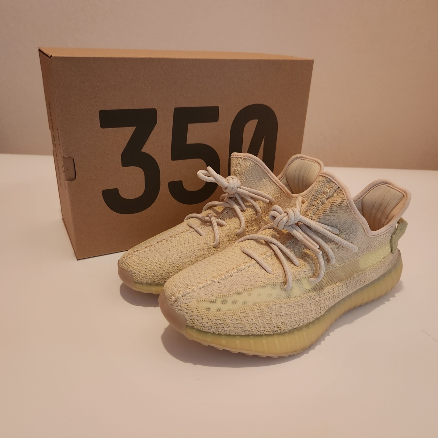 Adidas Yeezy Boost 350 V2 Flax 2022 착용 스타일 - 1