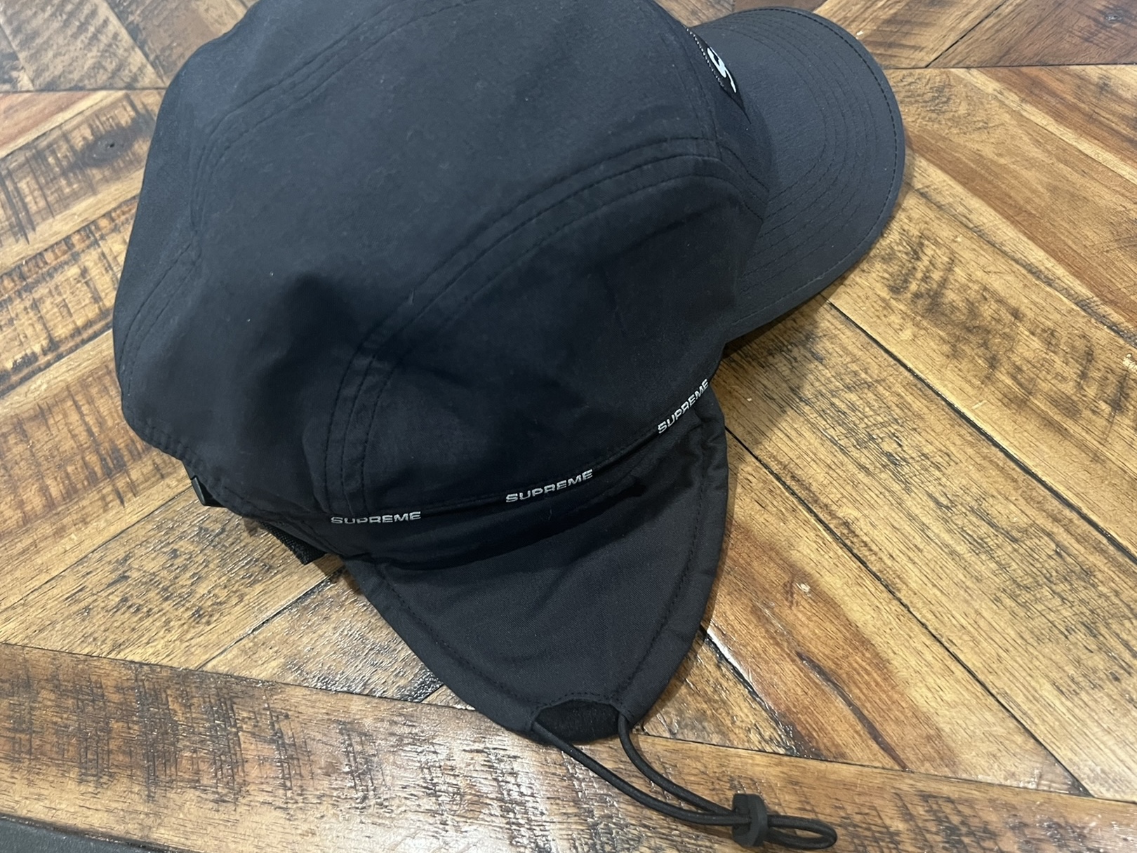 Supreme Packable Earflap Camp Cap Black - 22FW 착용 스타일 - 3