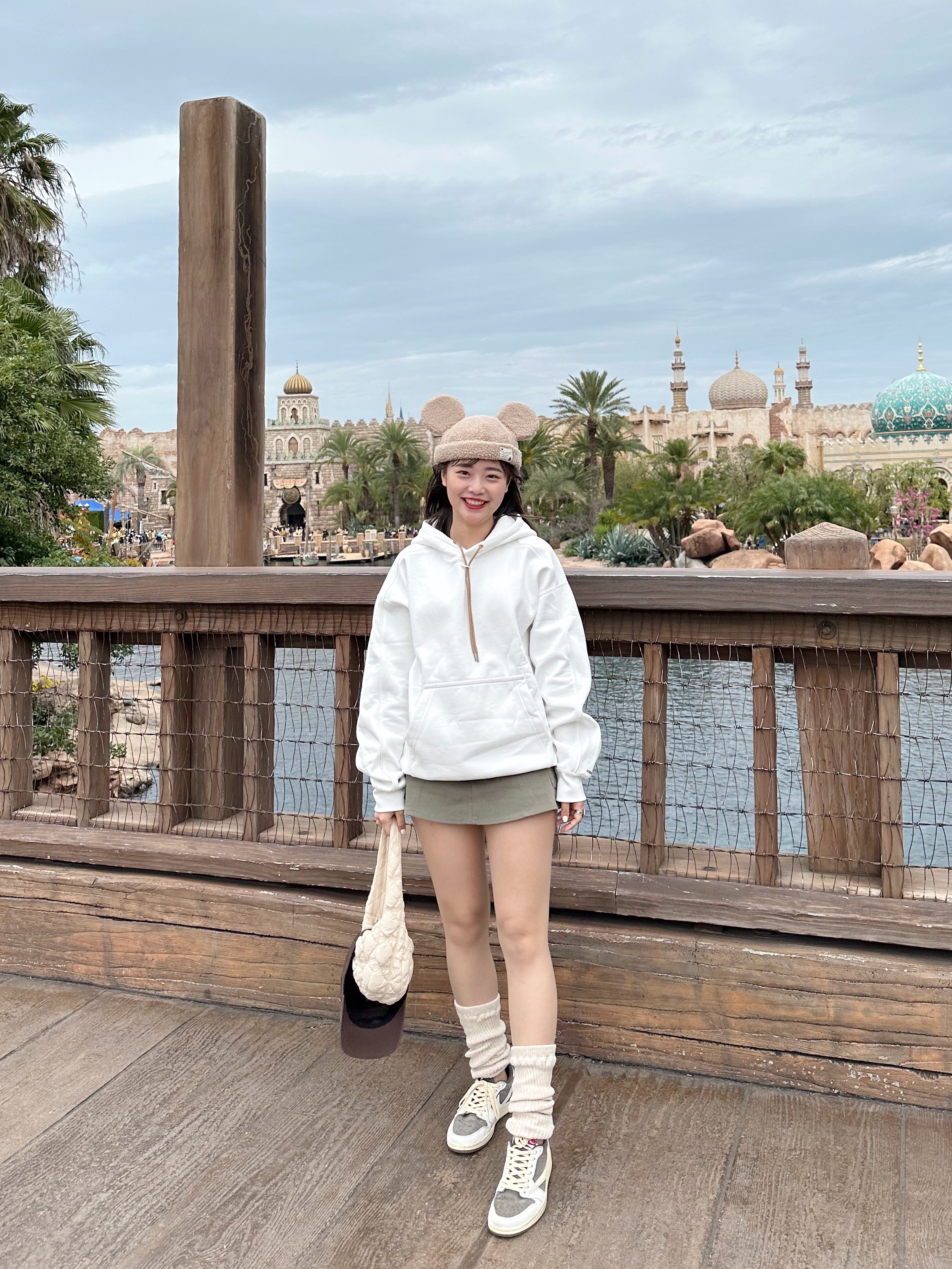 Nike x Jacquemus NRG Fleece Hoodie Sail - Asia, Jordan 1 x Travis Scott Retro Low OG SP Sail and Ridgerock 착용 스타일 - 1