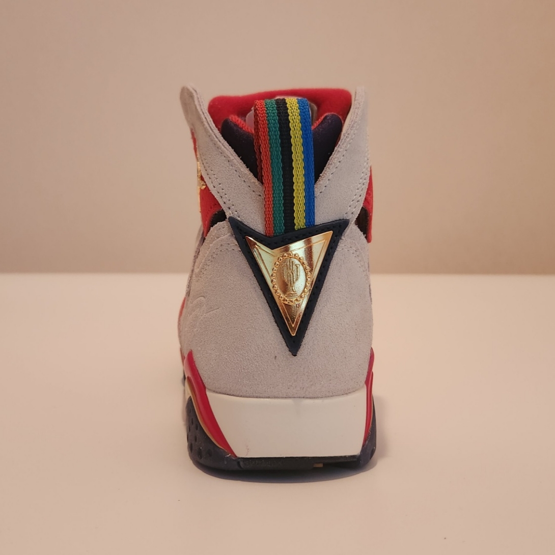 Jordan 7 x Trophy Room Retro SP True Red and Obsidian 착용 스타일 - 5