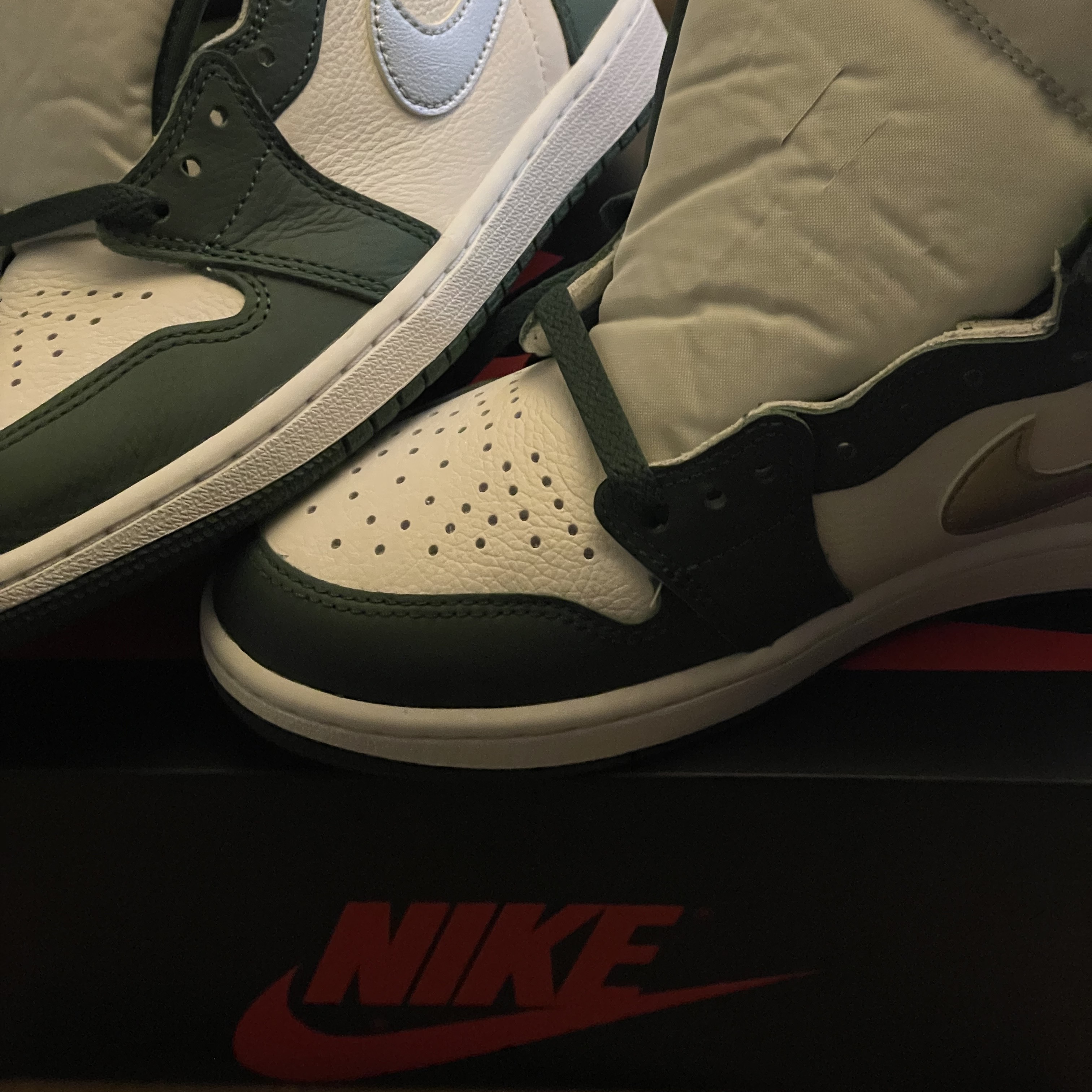 Jordan 1 Retro High OG Gorge Green 착용 스타일 - 1