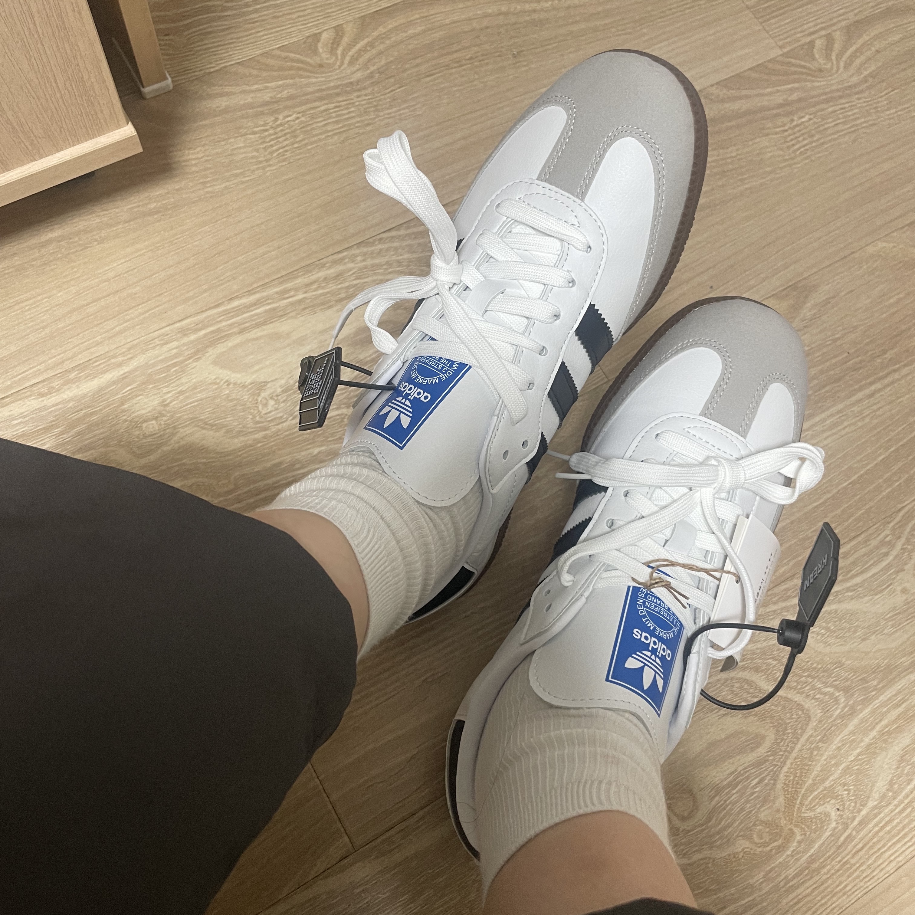Adidas Samba Vegan White Black 착용 스타일 - 1