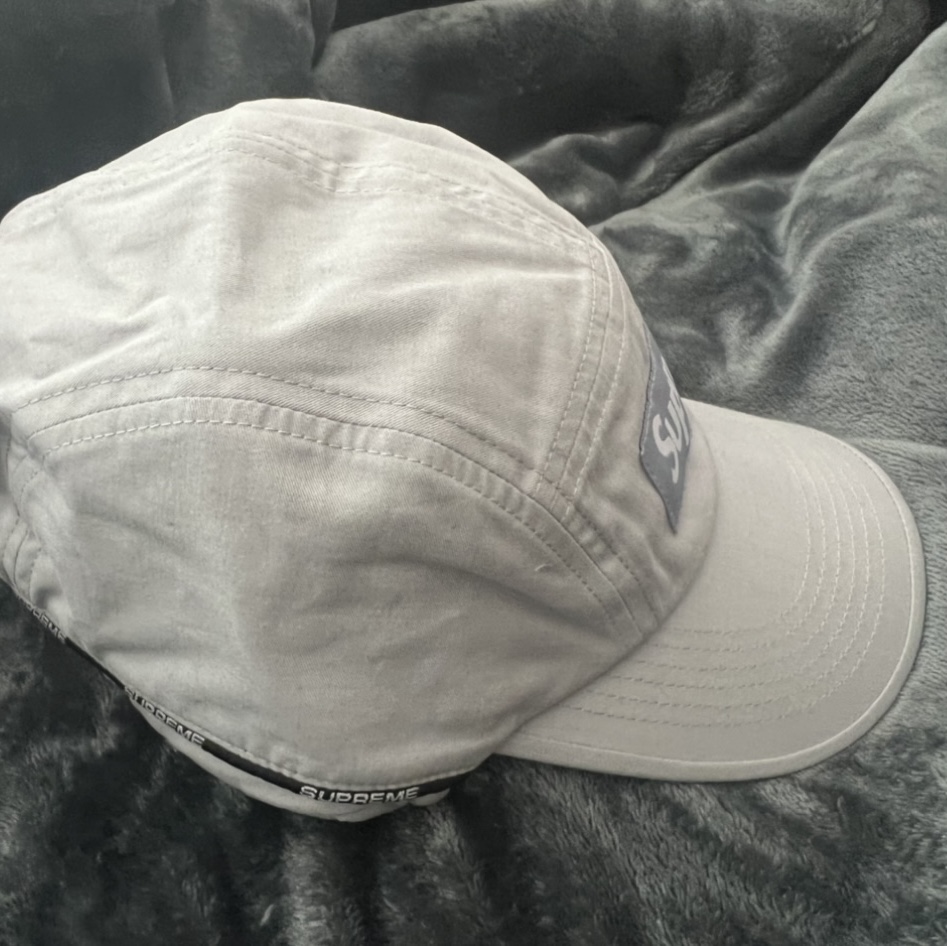 Supreme Packable Earflap Camp Cap Grey - 22FW 착용 스타일 - 2
