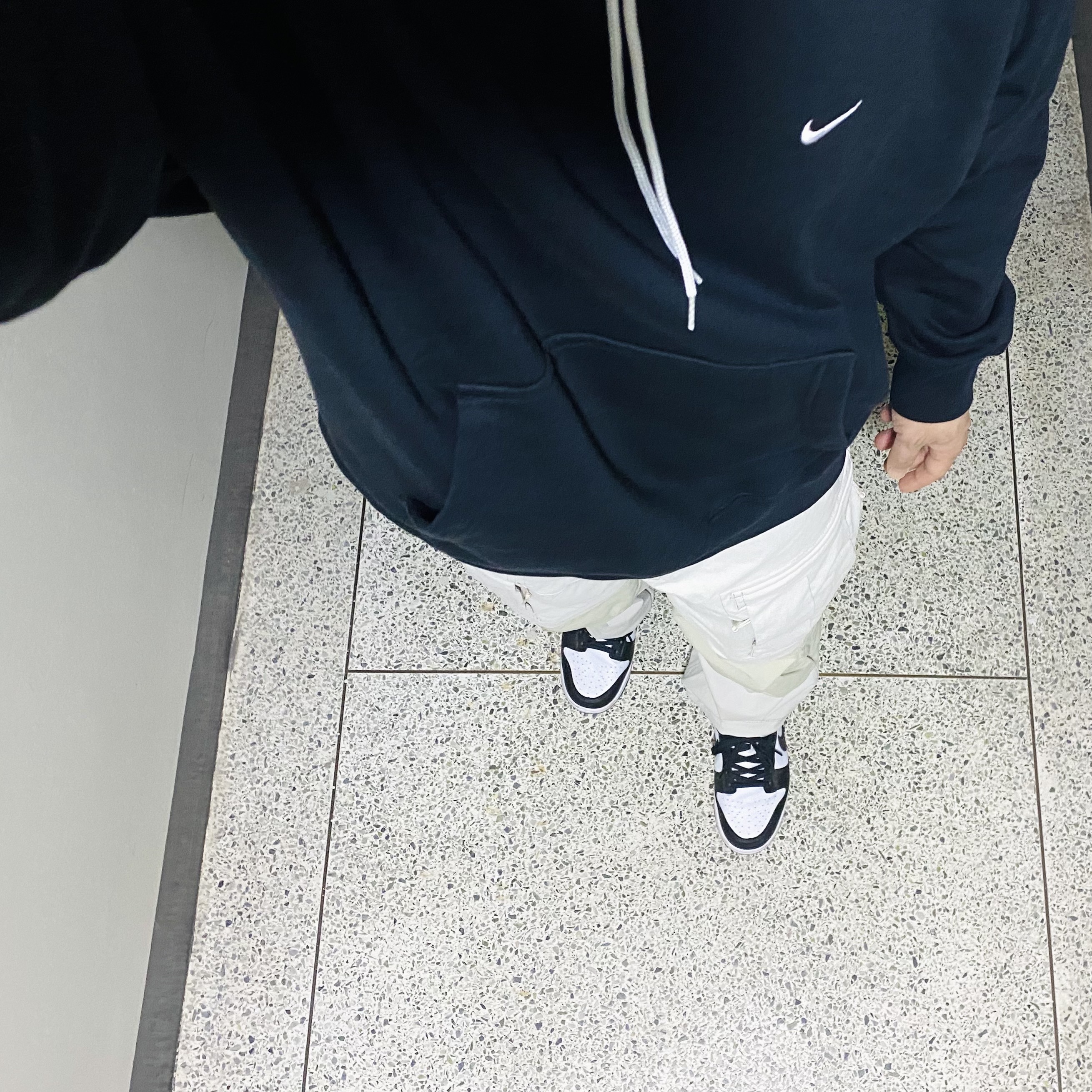 Nike ACG Smith Summit Cargo Pants Light Bone - Asia, Nike Dunk Low Retro Black 착용 스타일