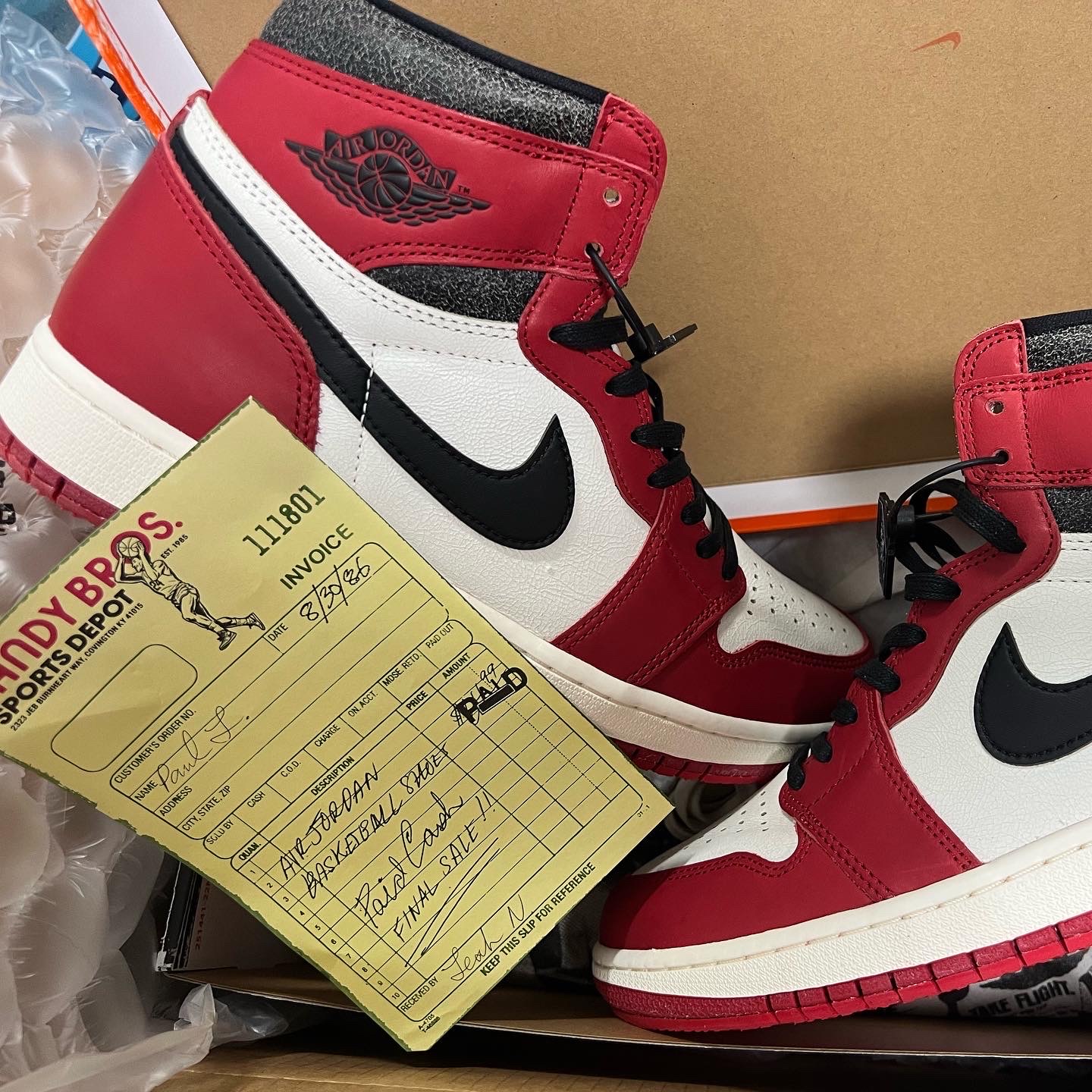 Jordan 1 Retro High OG Chicago 2022, Jordan 1 Retro High OG Gym Red 착용 스타일 - 3