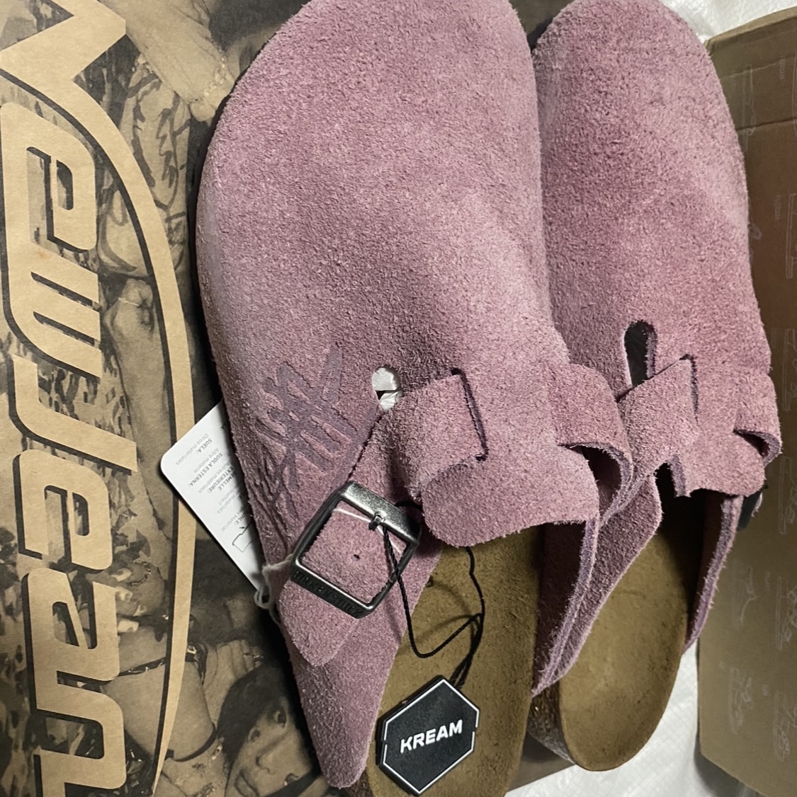 Birkenstock x Stussy Boston Clog Pink 착용 스타일 - 1