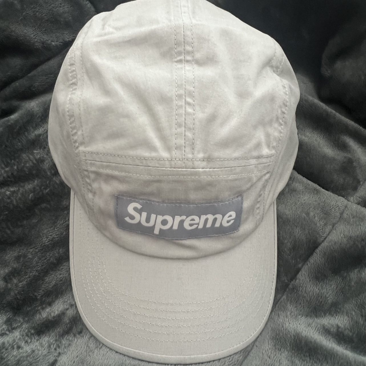 Supreme Packable Earflap Camp Cap Grey - 22FW 착용 스타일 - 1