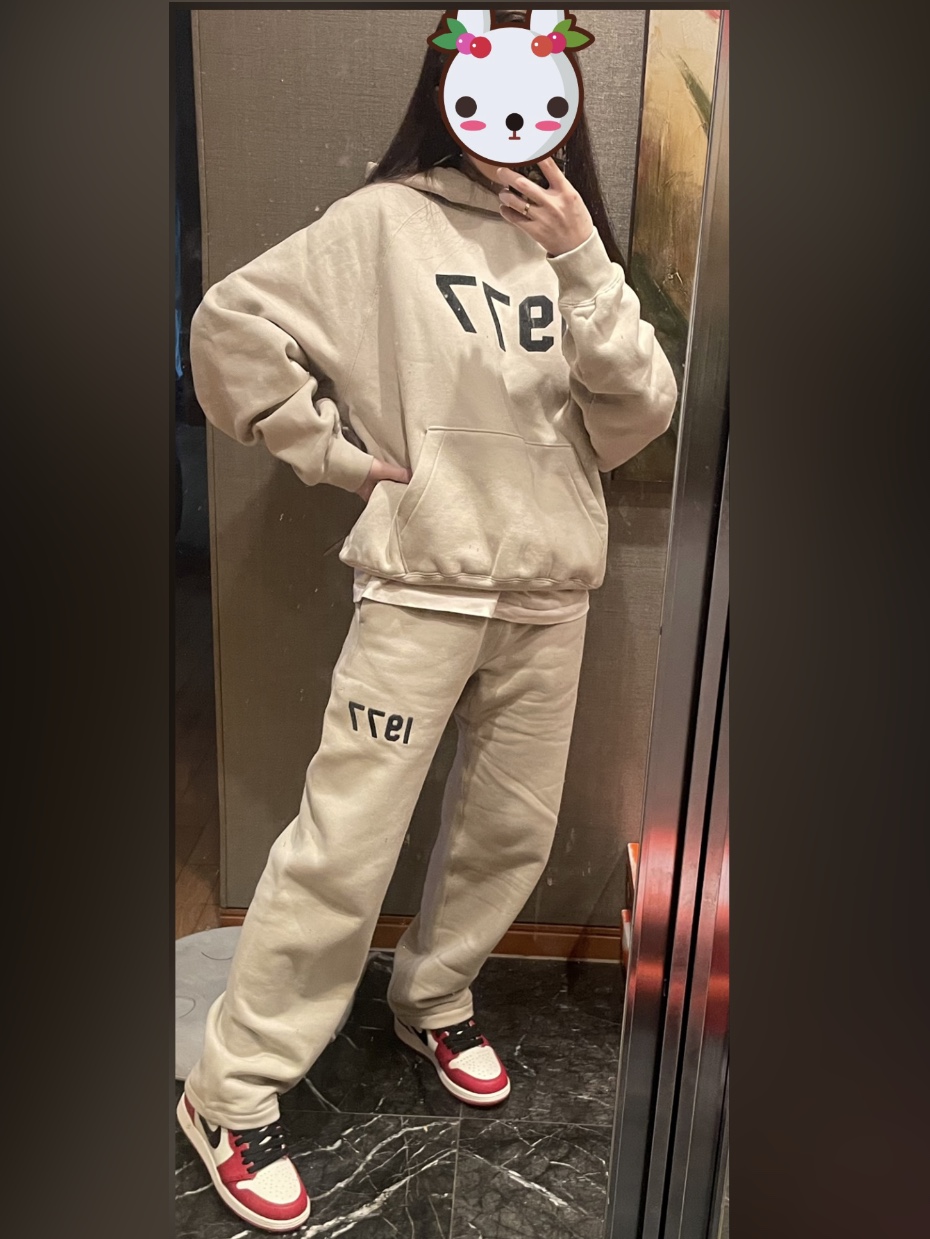 Essentials 1977 Hoodie Wheat - 22SS, (Kids) Essentials 1977 Relaxed Sweatpants Wheat - 22SS 착용 스타일 - 3