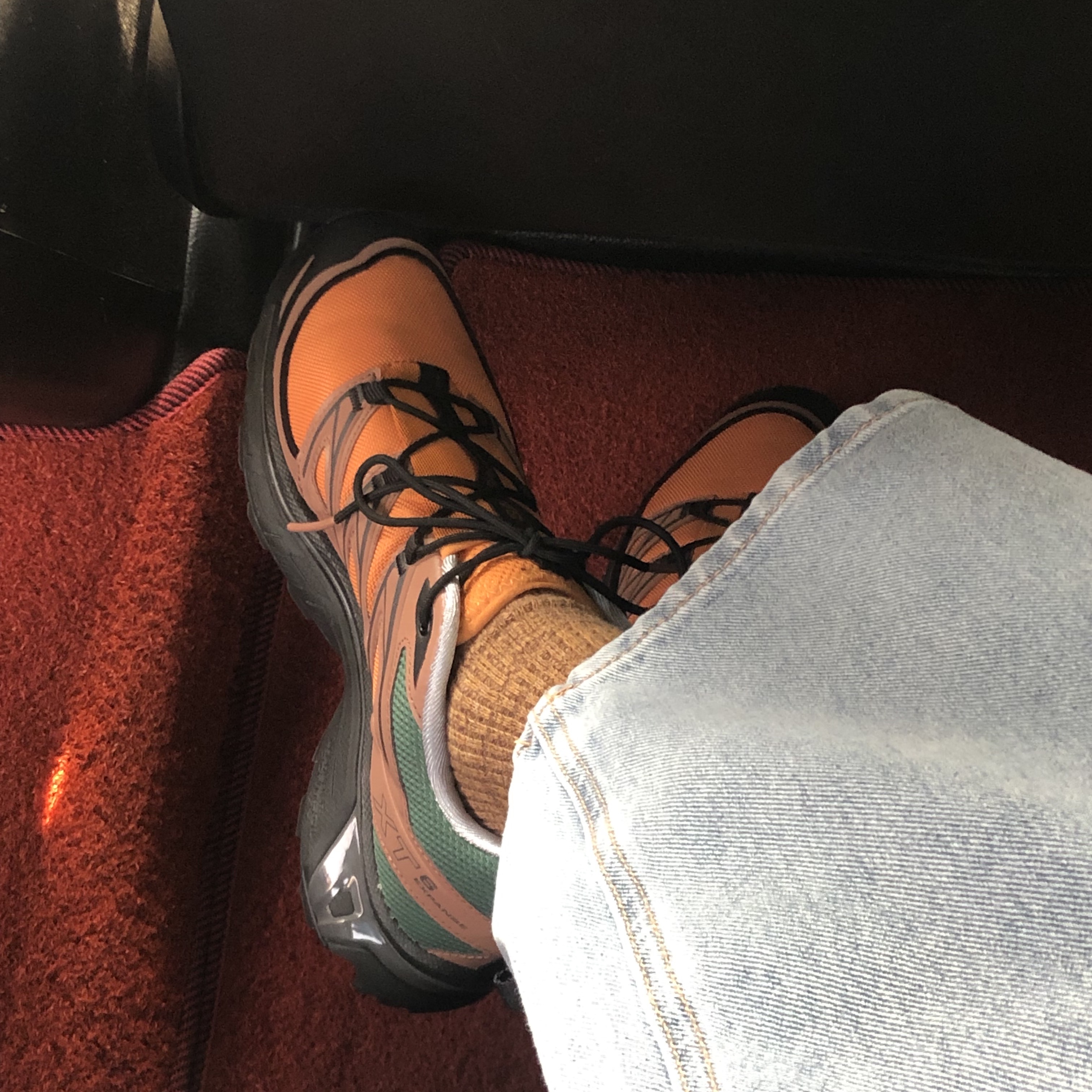 Salomon XT-6 Expanse 75th Anniversary Golden Oak Acorn 착용 스타일