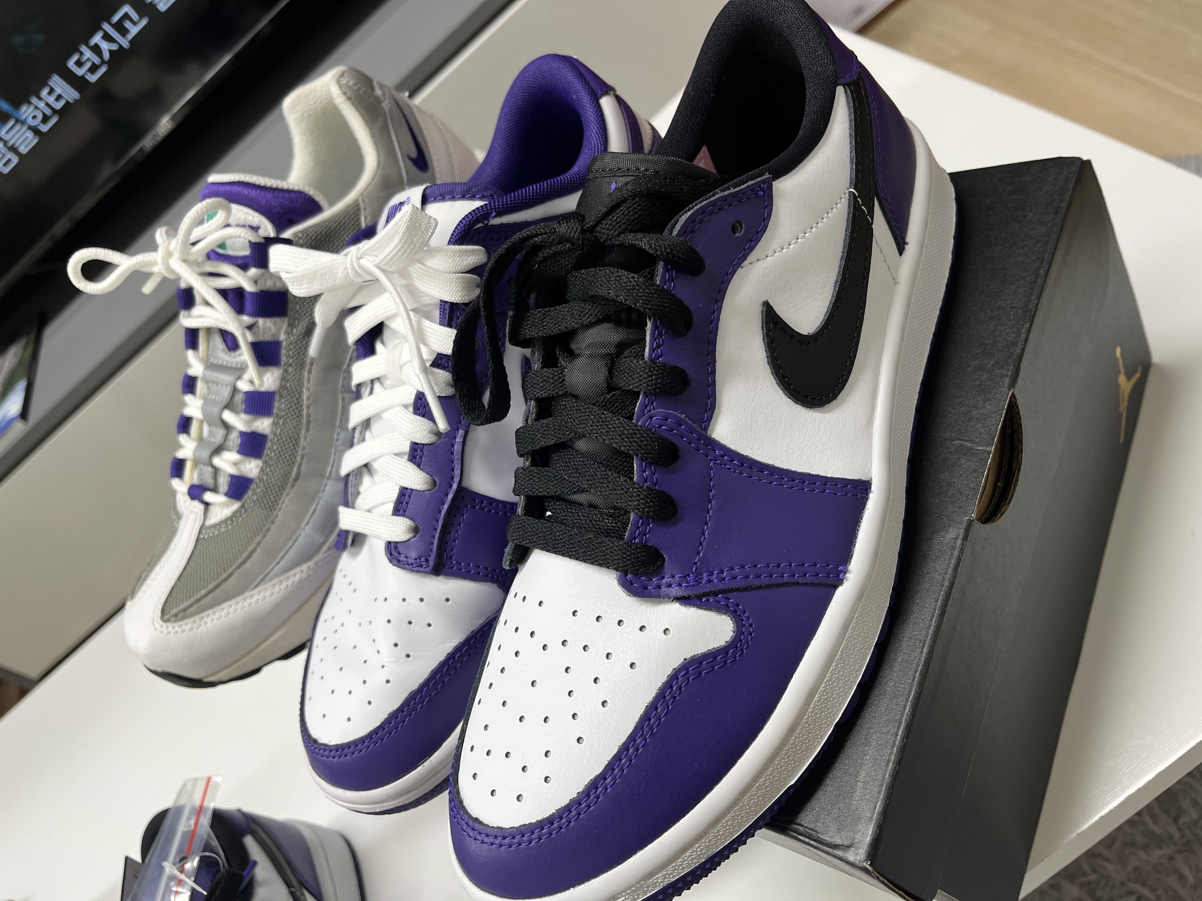 Jordan 1 Low Golf Court Purple, Nike Air Max 95 Grape Snakeskin 착용 스타일 - 2