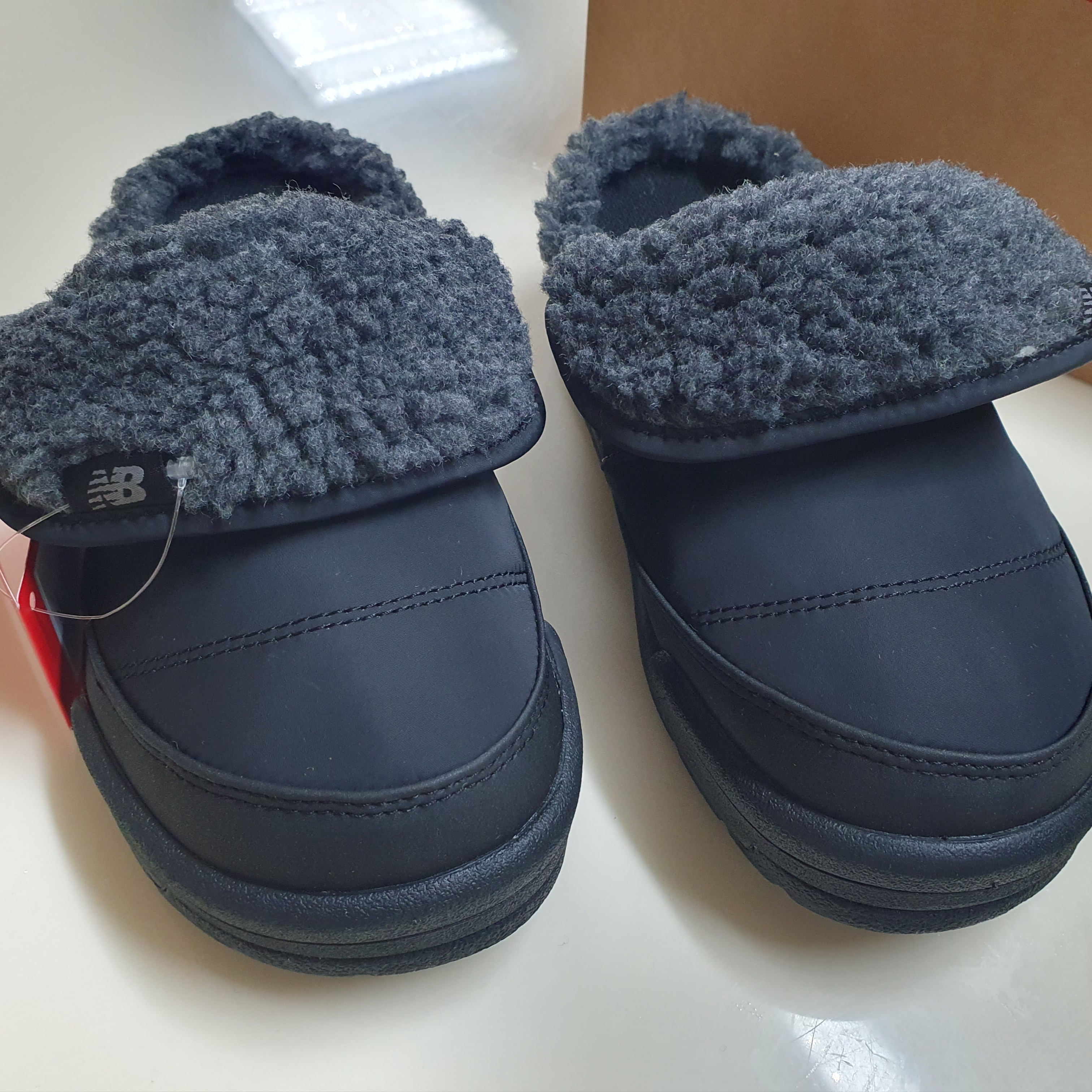 New Balance Puflee Black 착용 스타일