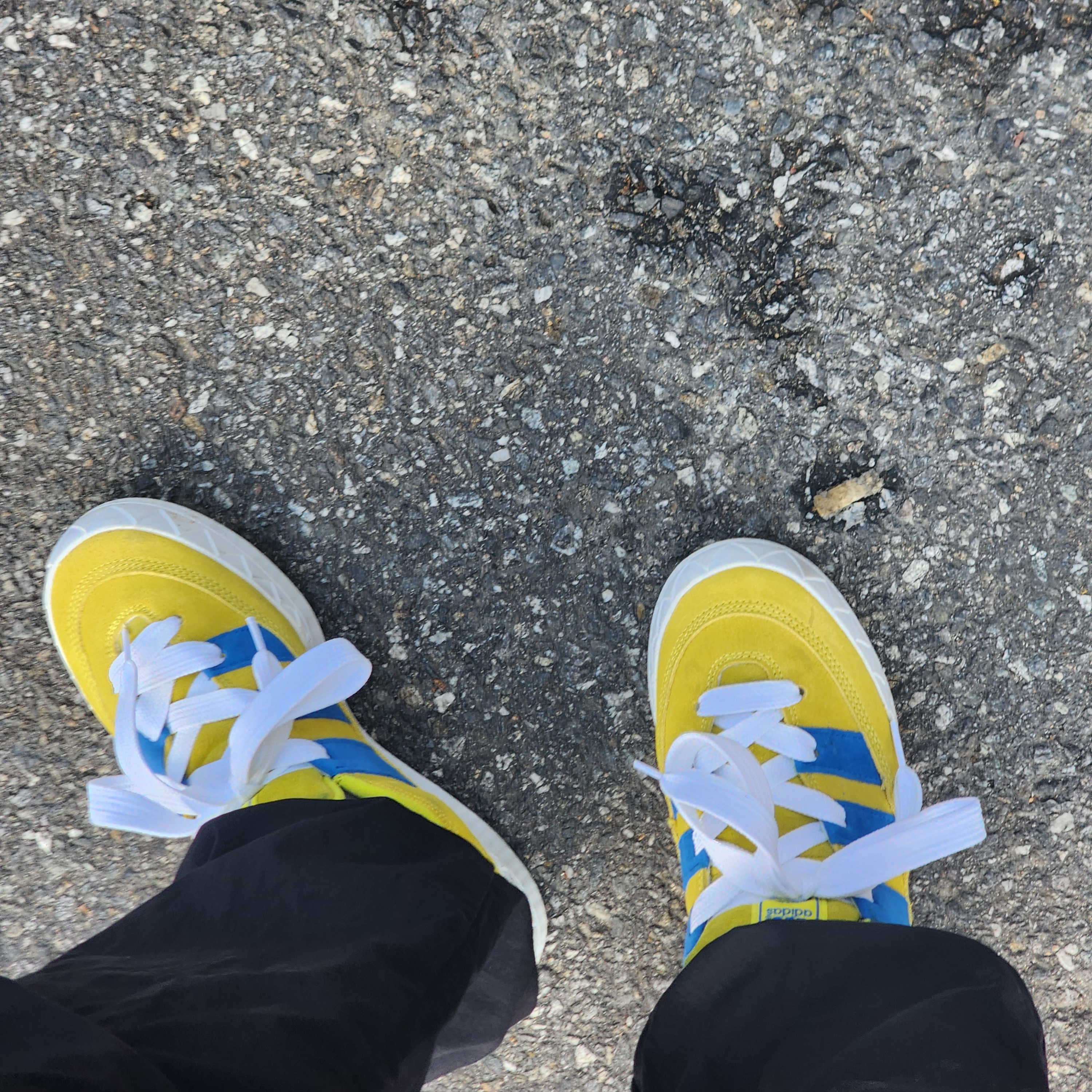 Adidas Adimatic Bright Yellow Blue 착용 스타일